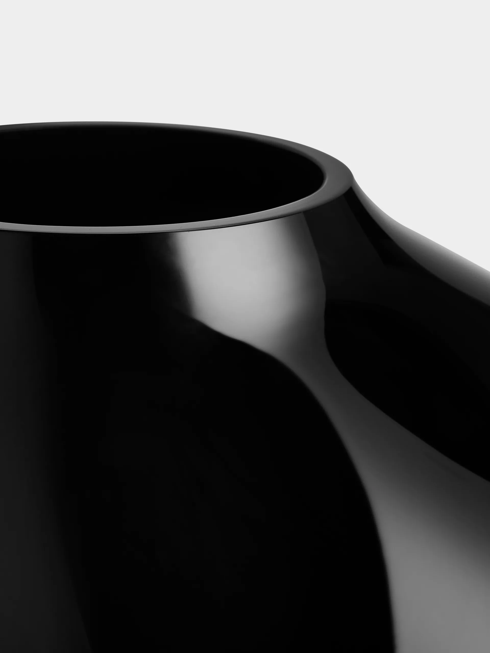 Vaso Ebon 240 mm, Nero Orrefors