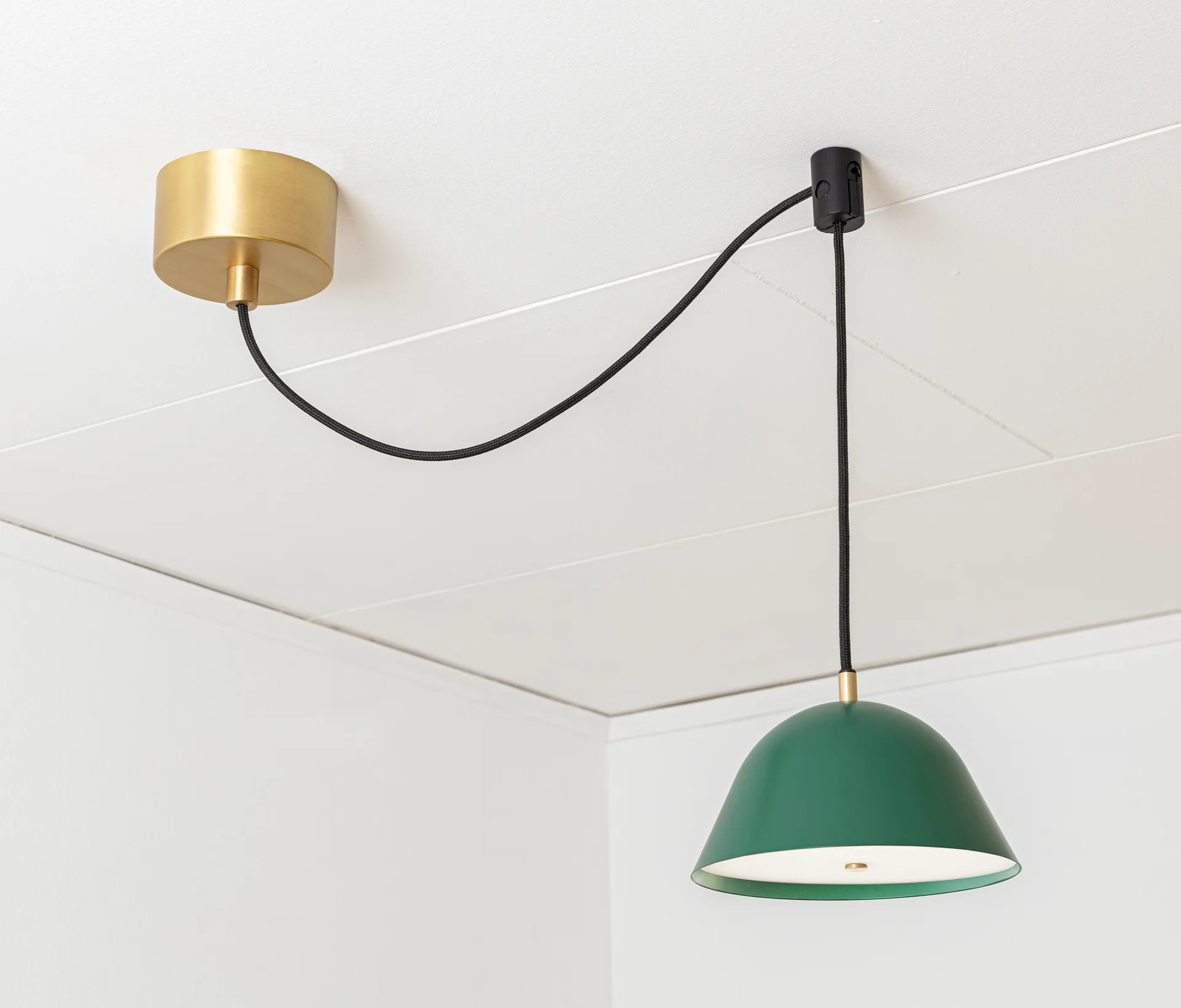 Pendente small 11x21 cm Streck, Verde abete RAL 6028 Örsjö Belysning