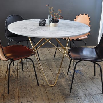 Tavolo da pranzo Big O Table - marmo Marquina, base in ottone - OX Denmarq