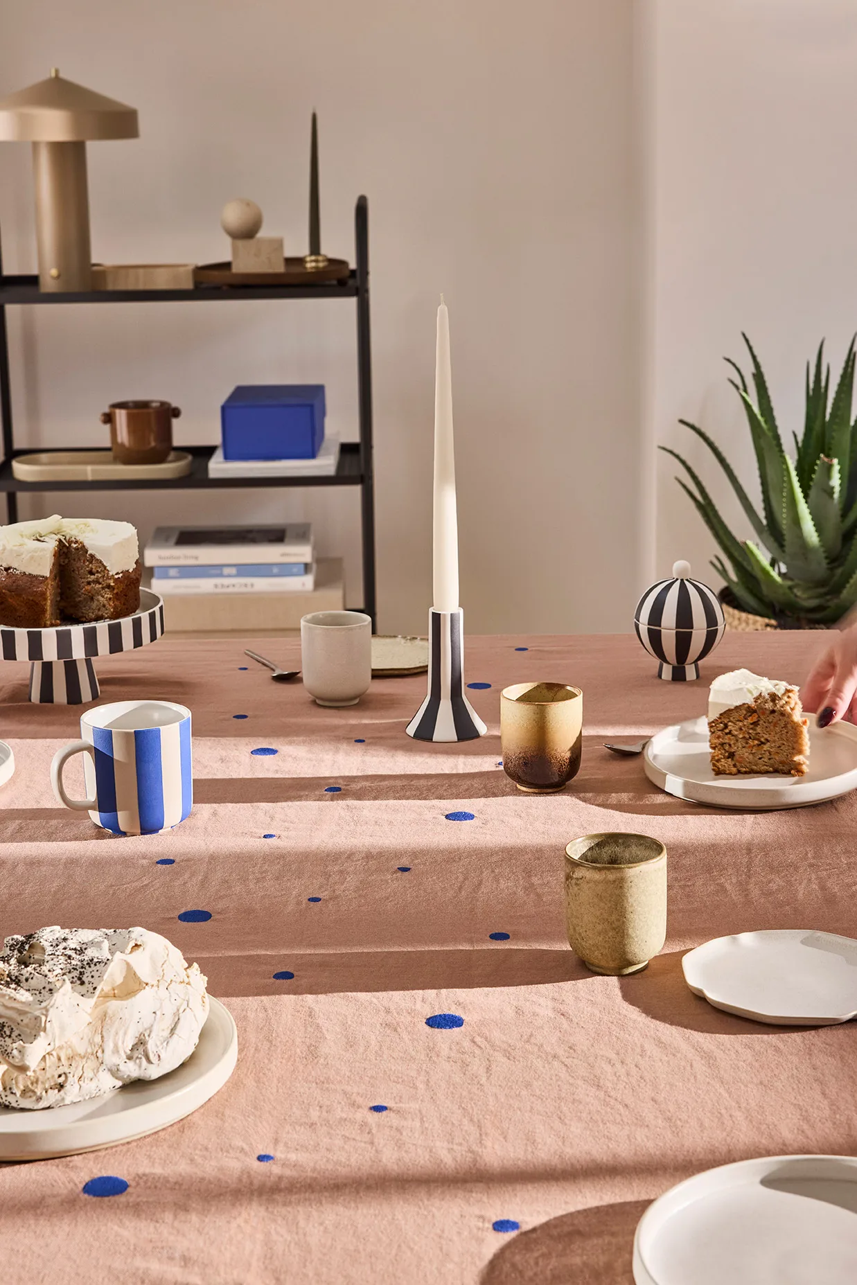 Candeliere alto Toppu 11 cm, Bianco-nero OYOY