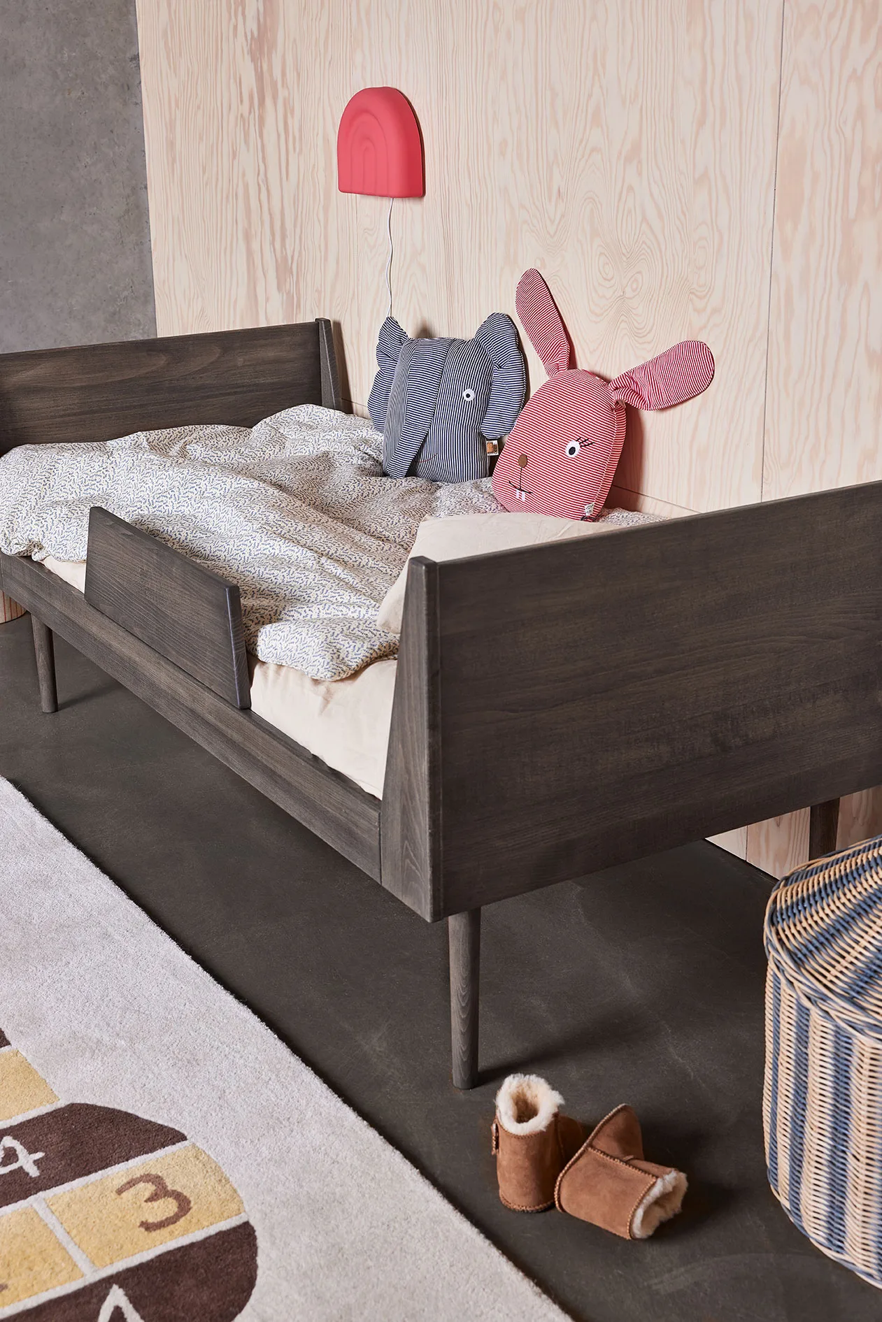 Lampada da parete Rainbow, Cherry red OYOY