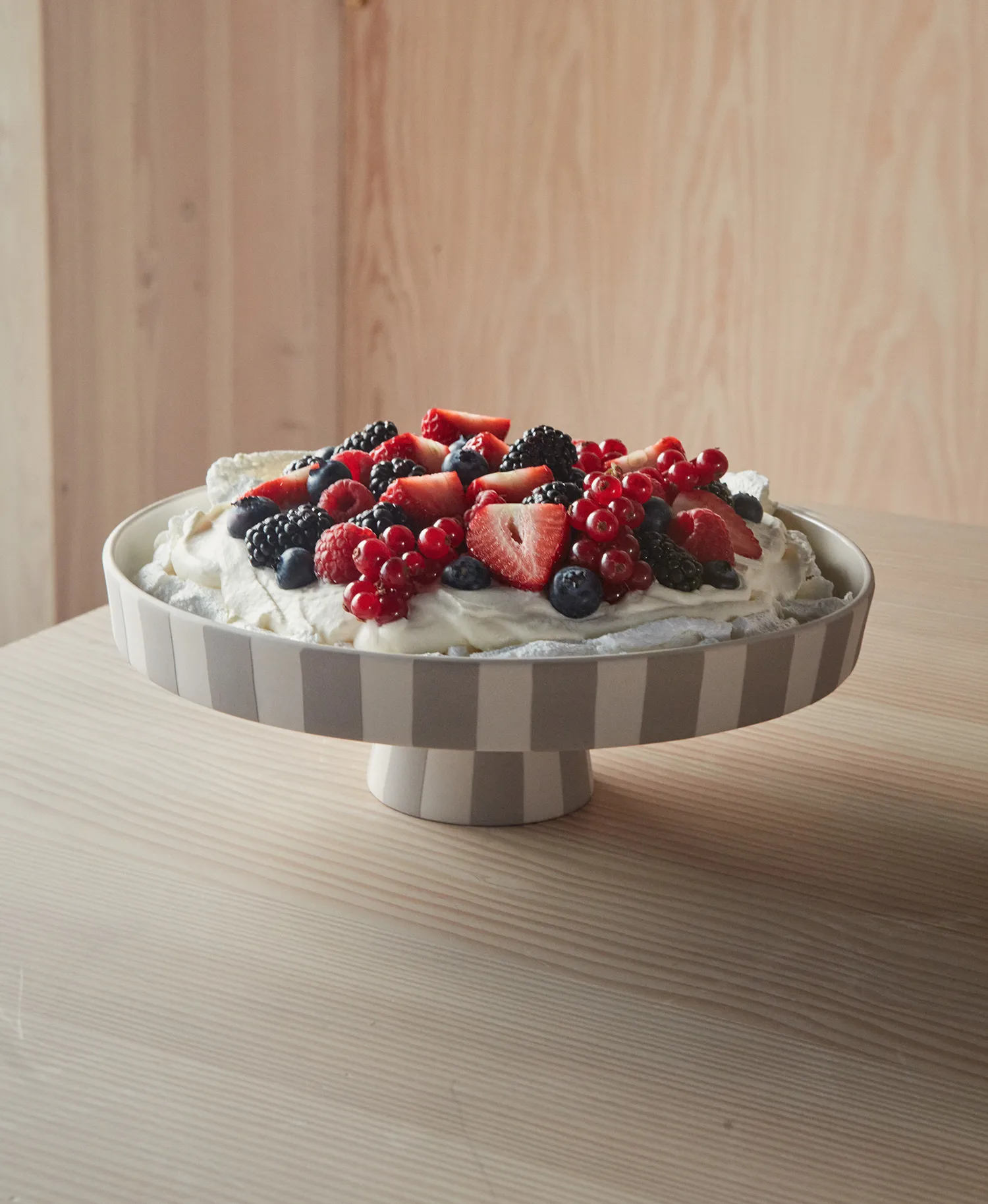 Piatto da portata Toppu grande Ø 27 cm, Clay OYOY