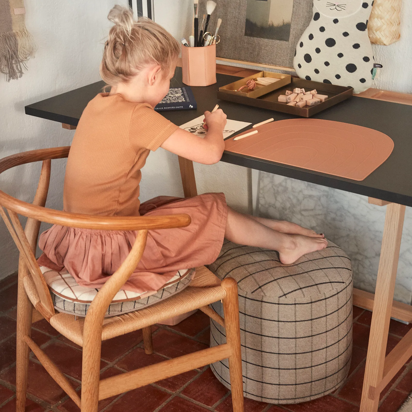 Pouf Grid Ø 40 cm, clay OYOY