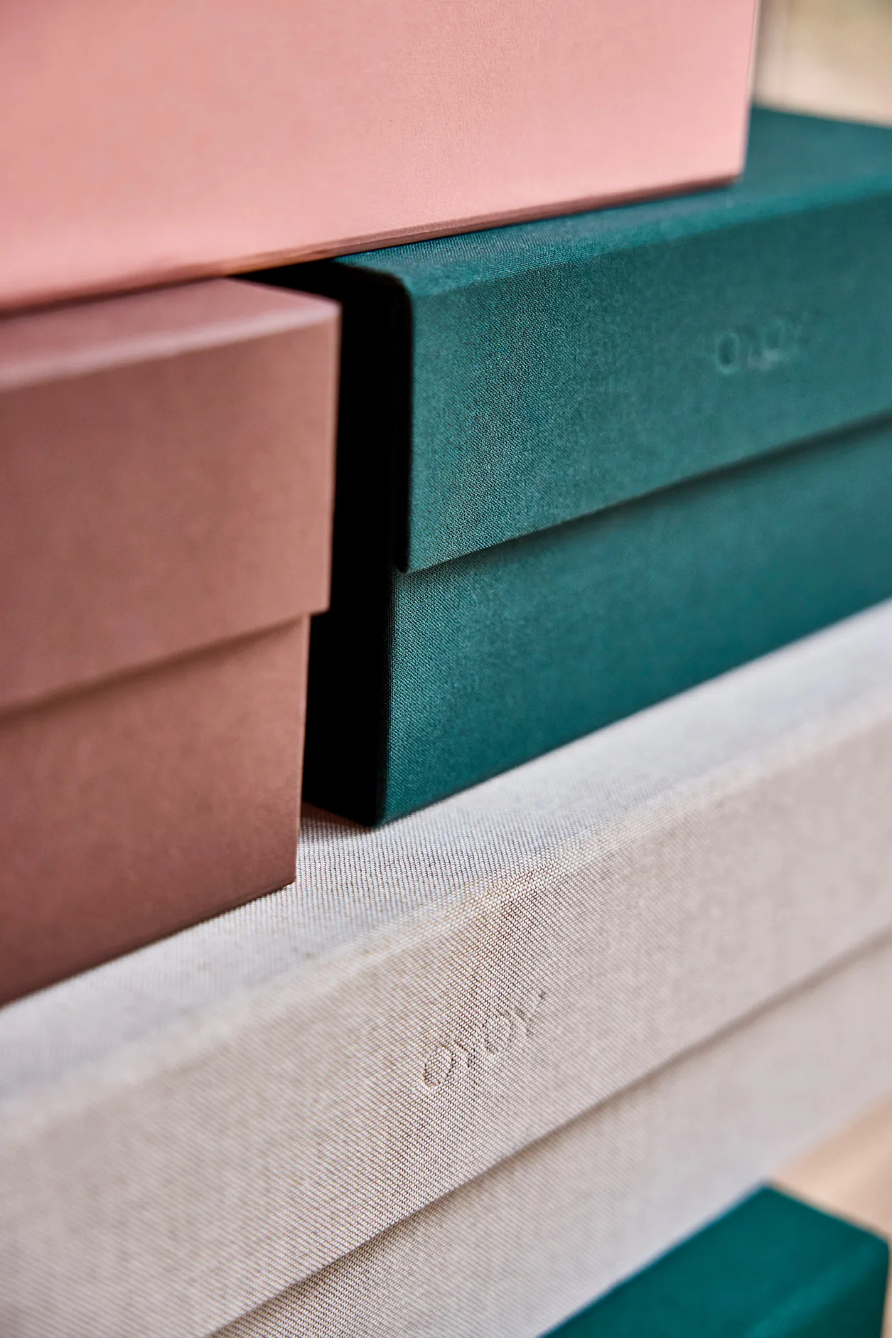 Scatola portaoggetti Hako A5, Verde scuro OYOY