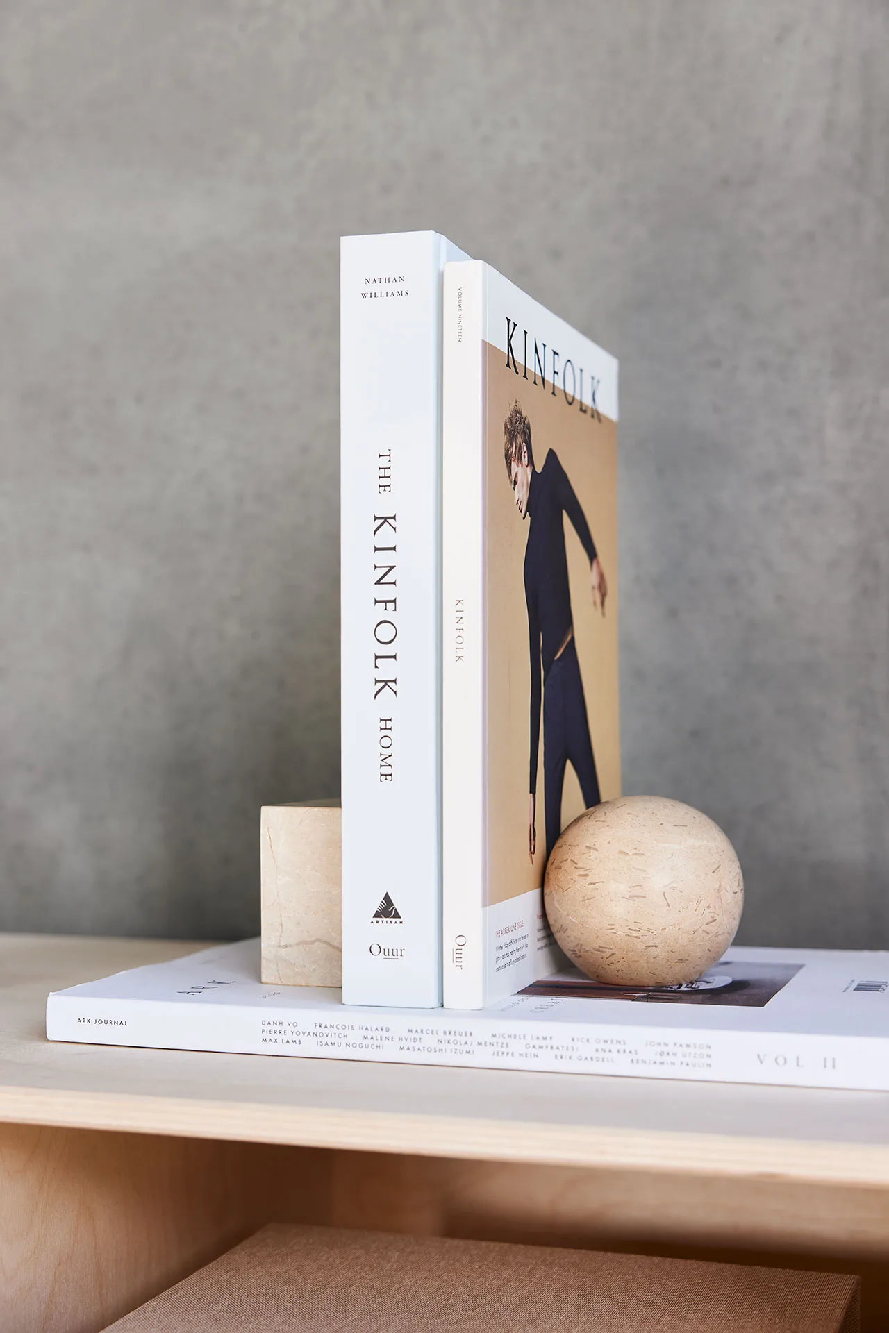 Supporto per libri Savi Round, Marmor OYOY