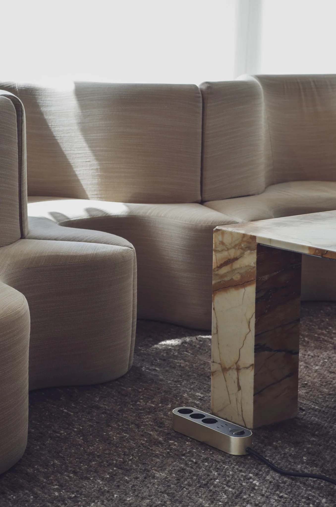 Edgar Power Bar presa multipla, Ottone satinato palett3