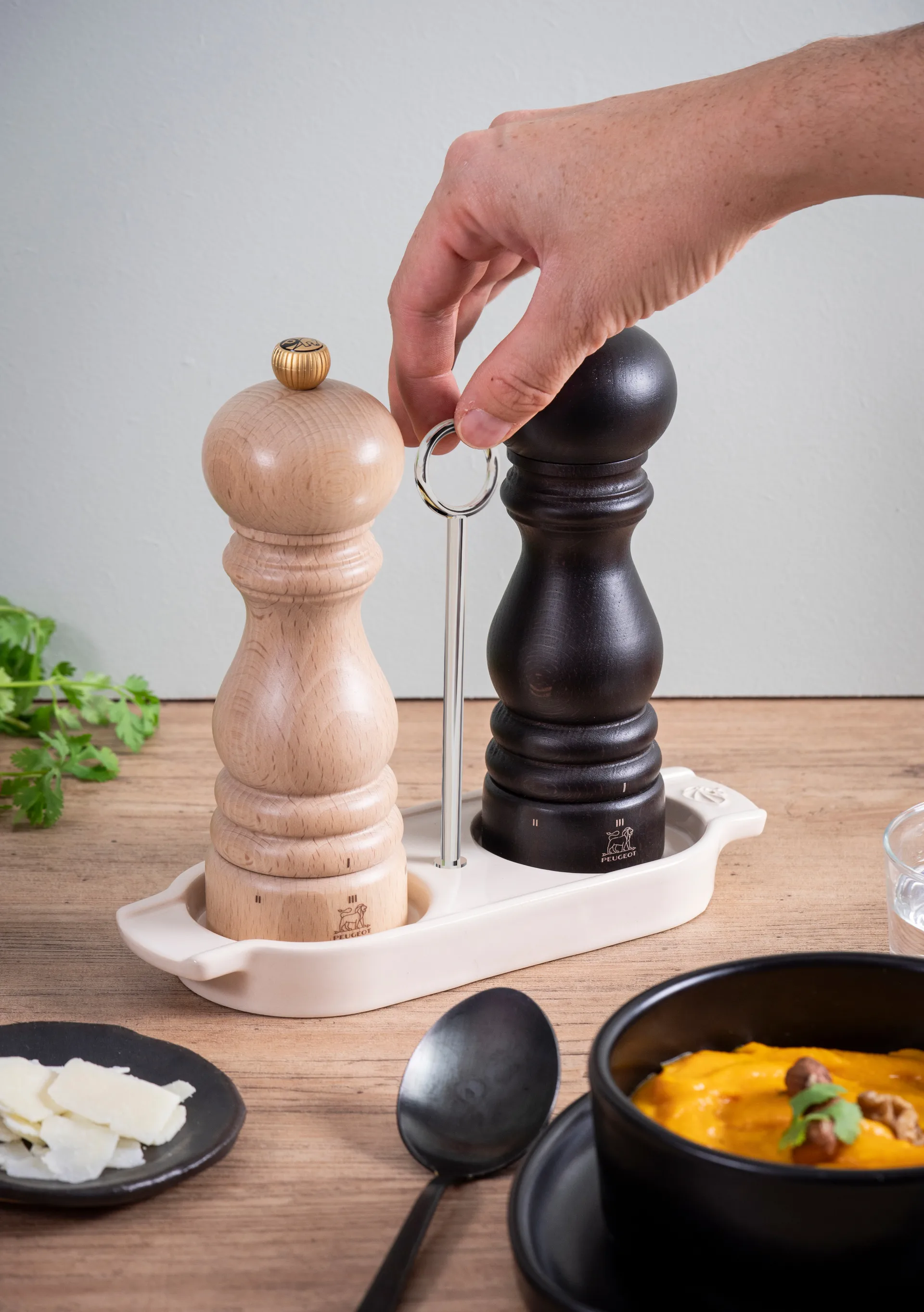 Portaspezie Linea con manico, Ecru Peugeot