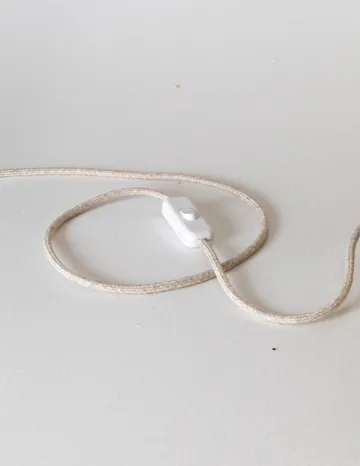 Signature 35 lampada da tavolo - Ambra-betulla, Ø36,5x53 cm - Pilke