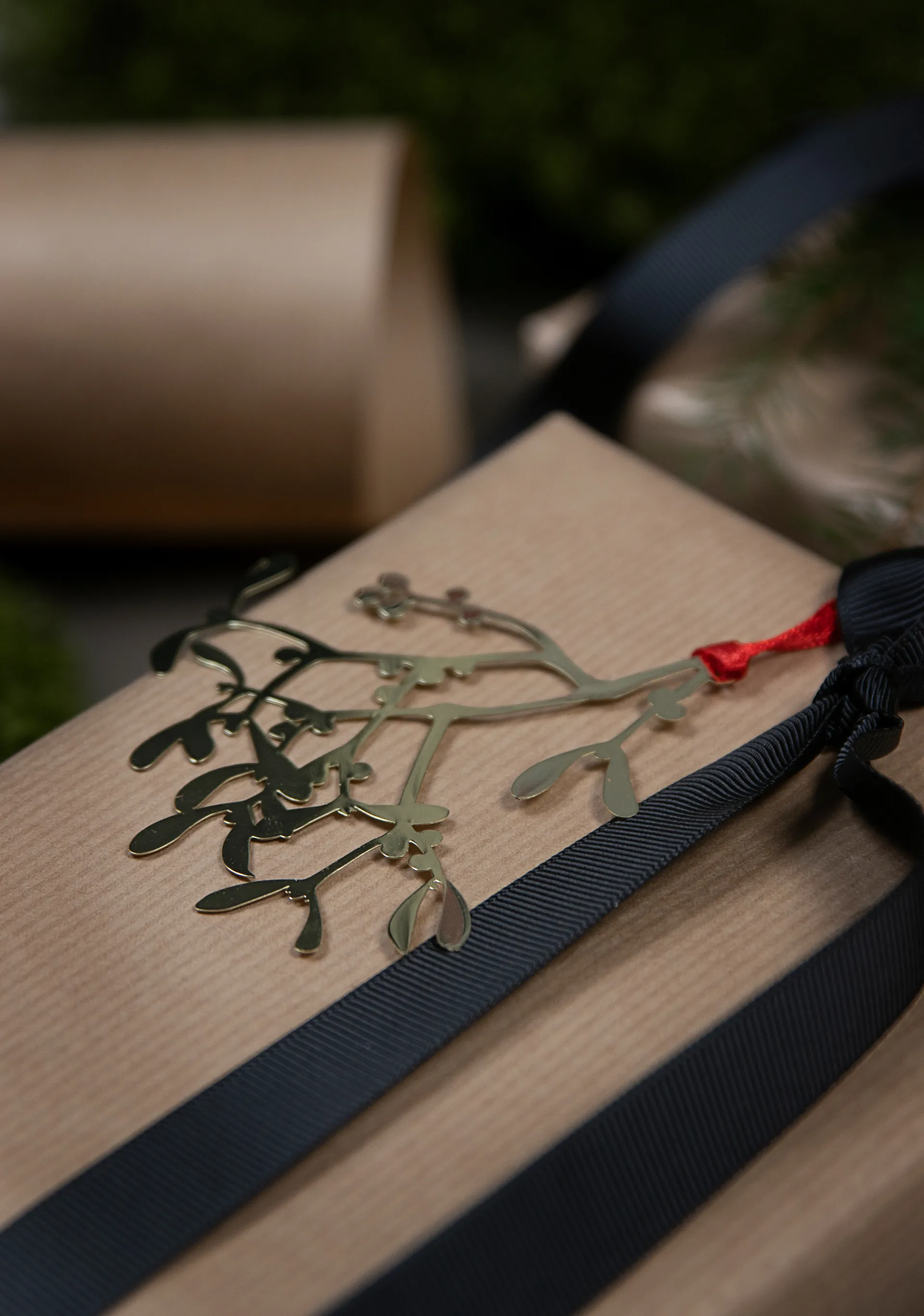 Ciondolo per albero di Natale in metallo Pluto, Vischio, color oro Pluto Design