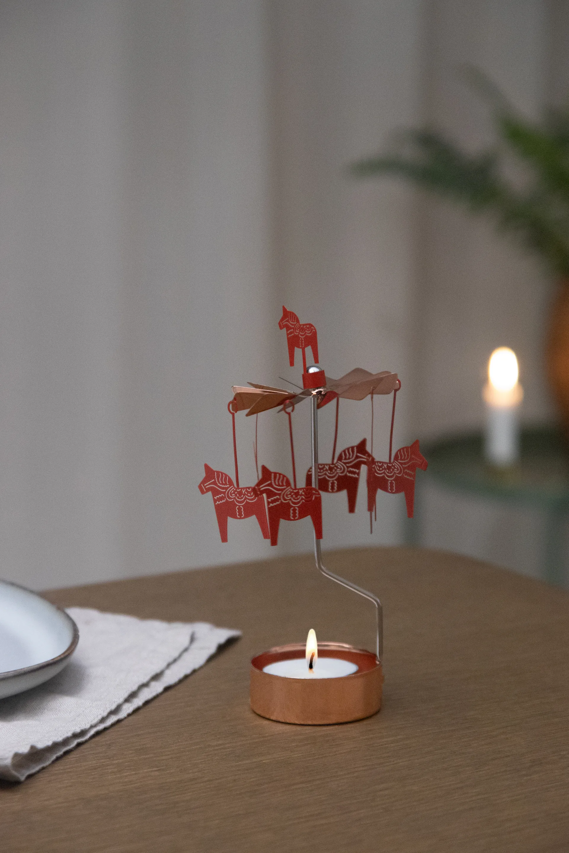 Giostra d'angeli Dalahäst , Rame-rosso Pluto Design