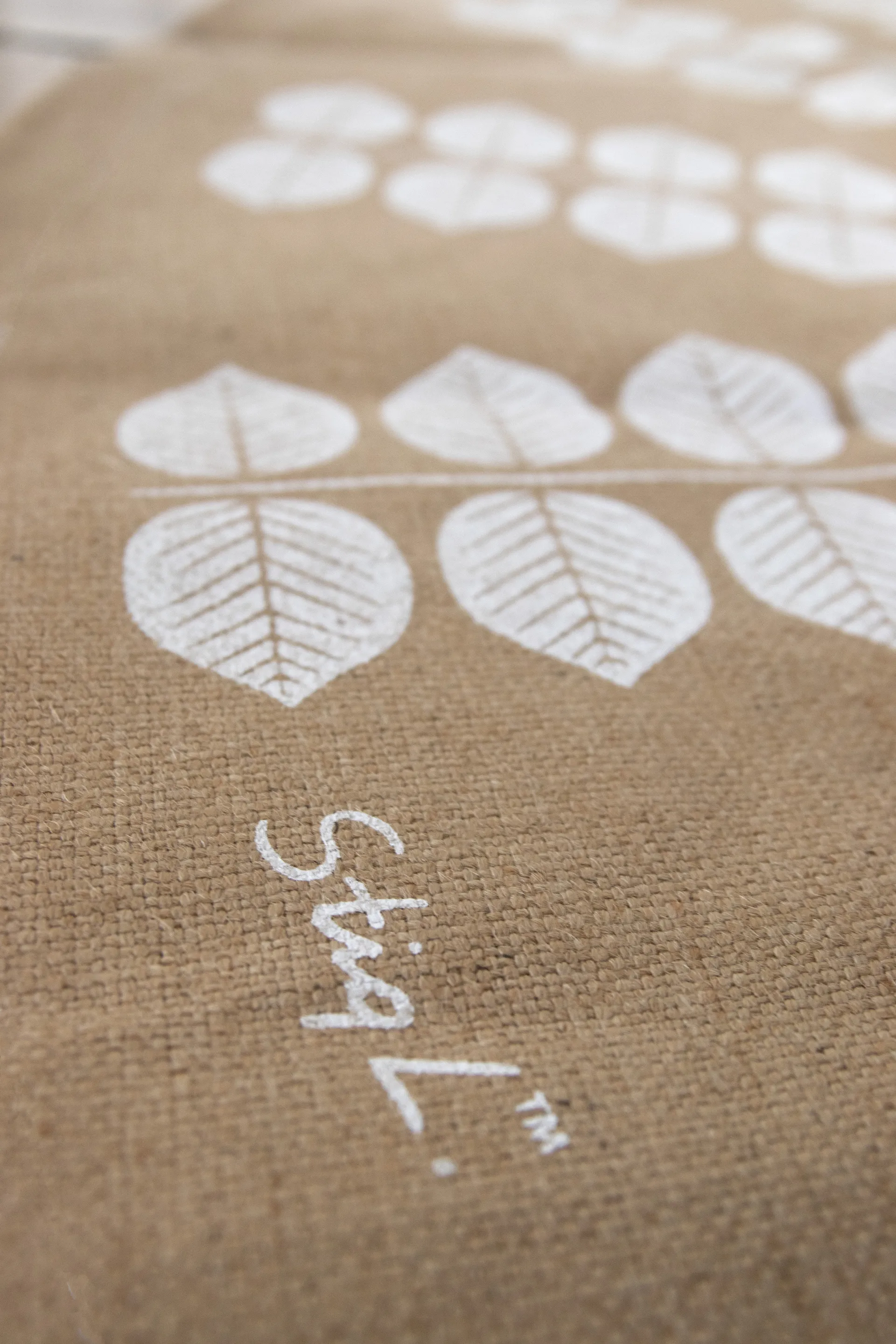 Tappeto albero di Natale Stig L Berså Ø 110 cm, Colore naturale, bianco Pluto Design