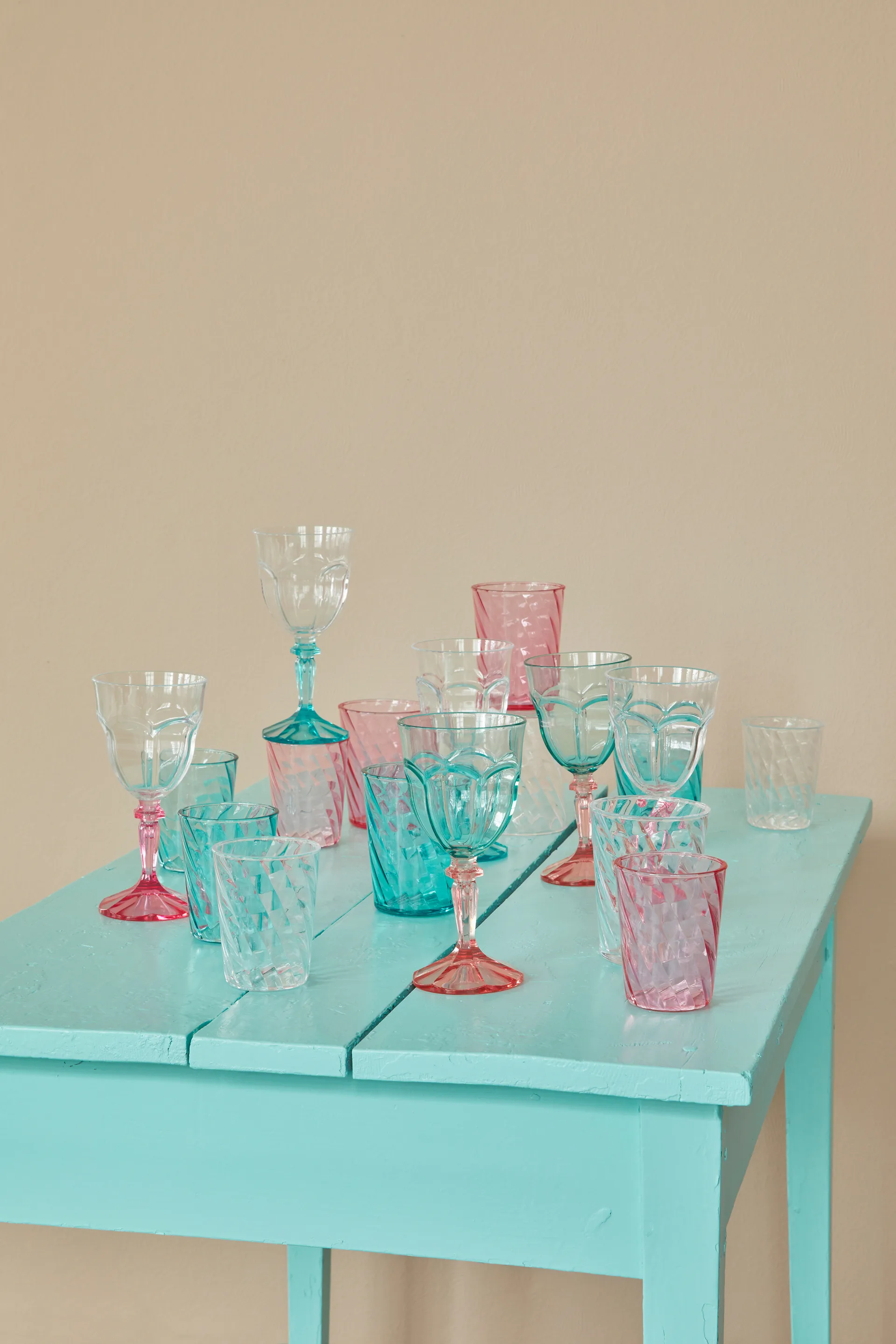 Bicchiere da vino in acrilico Rice Two Tone 26,6 cl, trasparente-rosa RICE