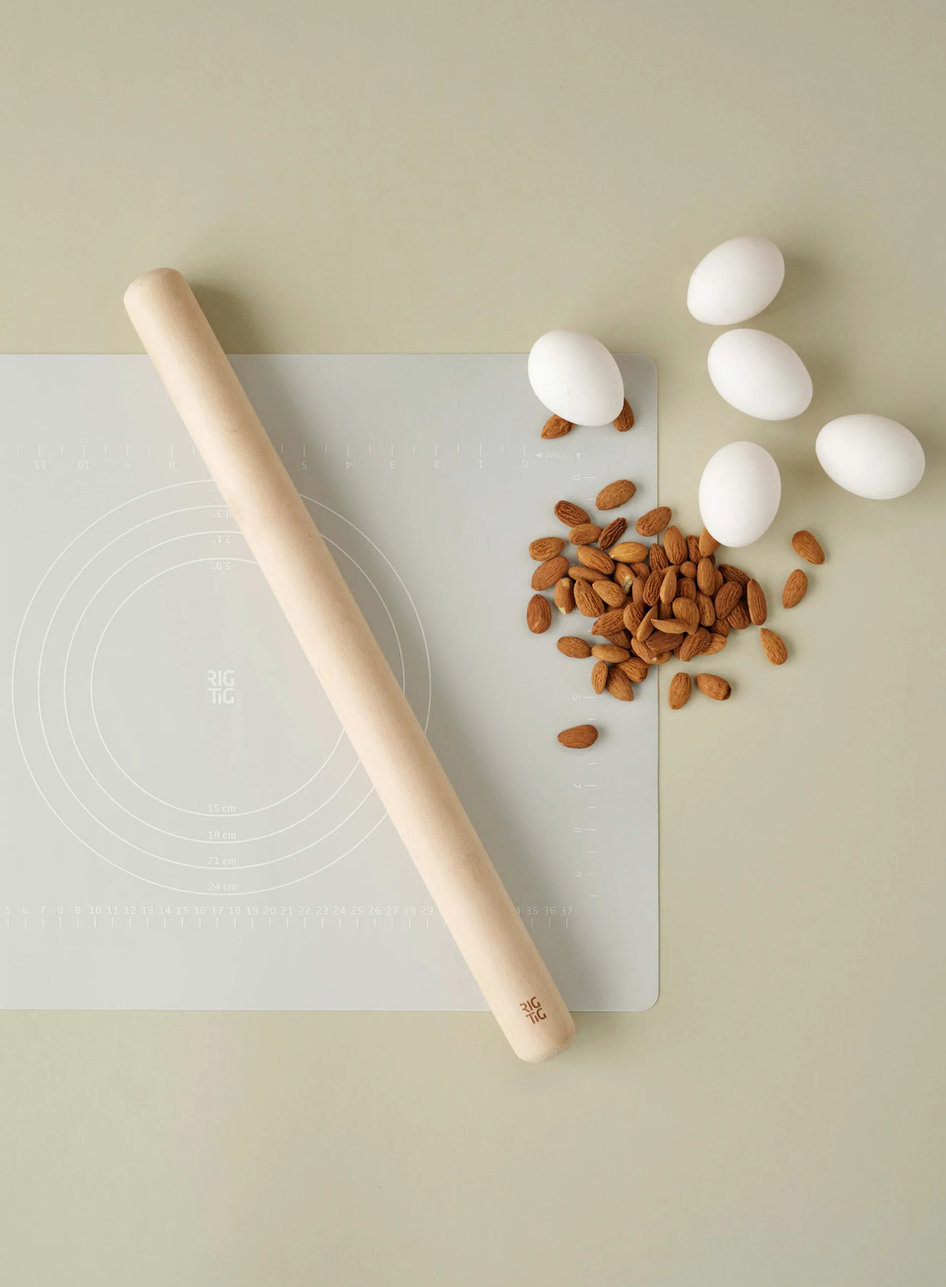 Mattarello e foglio da forno BAKE-IT , Grigio chiaro RIG-TIG