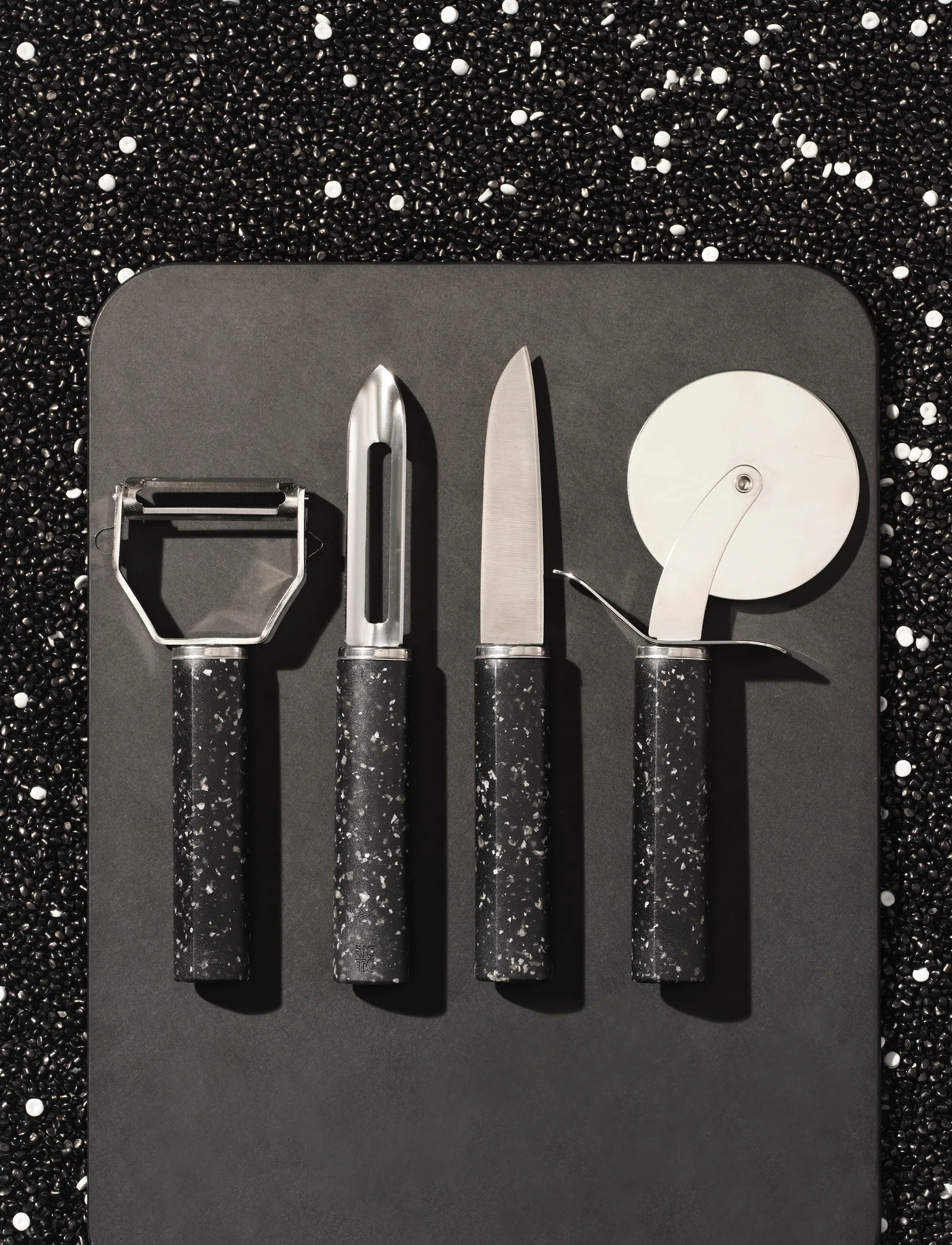 Pelapatate universale REDO Y 14,7 cm, Black RIG-TIG