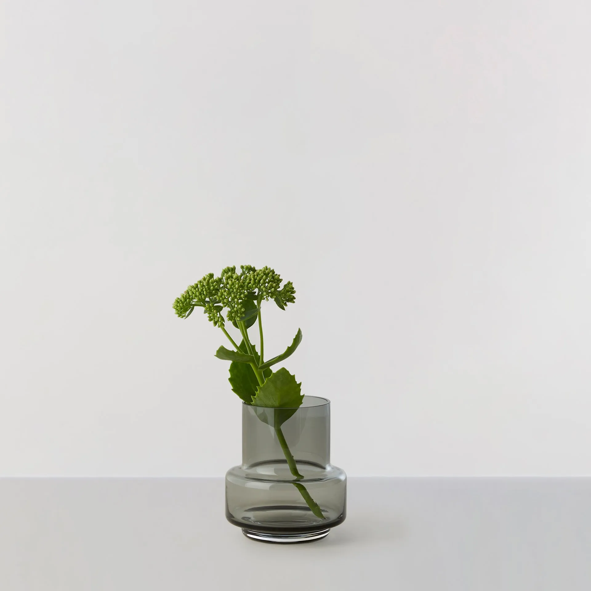 Portacandela Hurricane nr. 25, Smoked grey Ro Collection