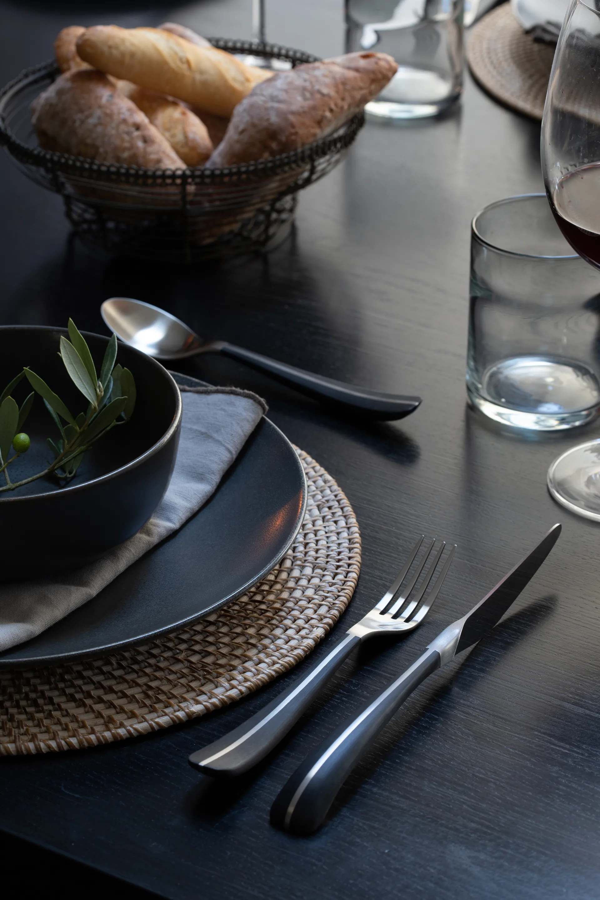 Posate Contour 24 pezzi, nero Robert Welch