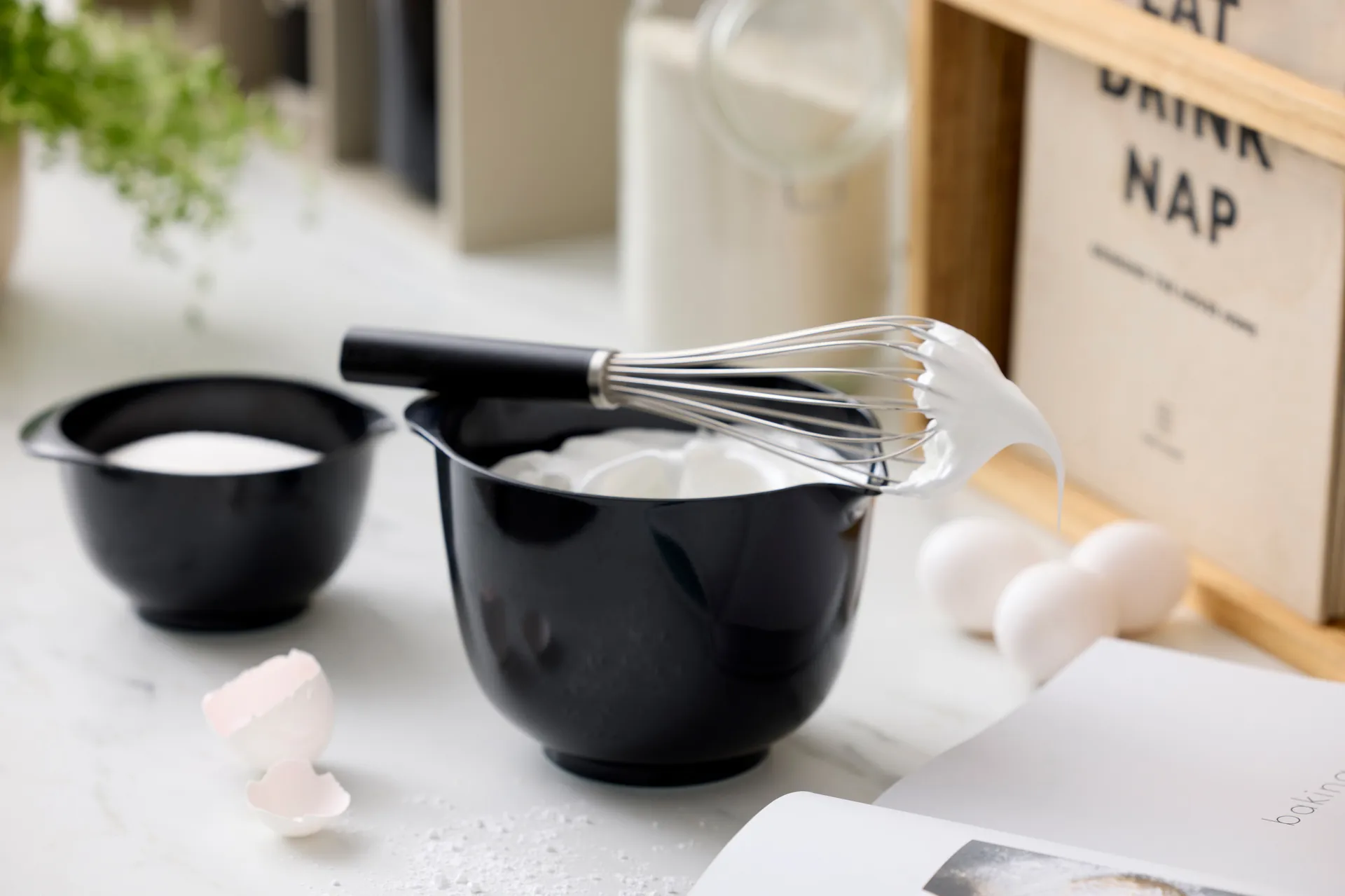 Frusta a palloncino Emma in acciaio 27 cm, Nero Rosti