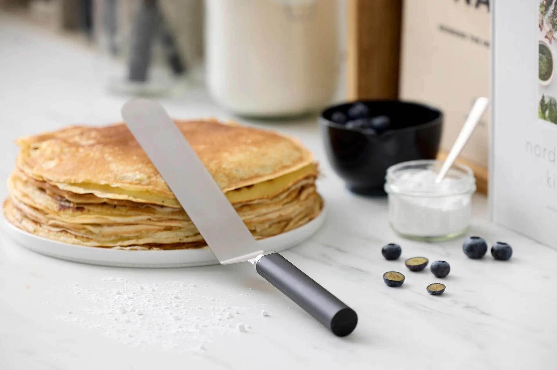 Spatola stretta Emma in acciaio 33 cm, Nero Rosti