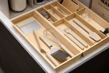 Tagliapasta Emma in acciaio - Humus - Rosti