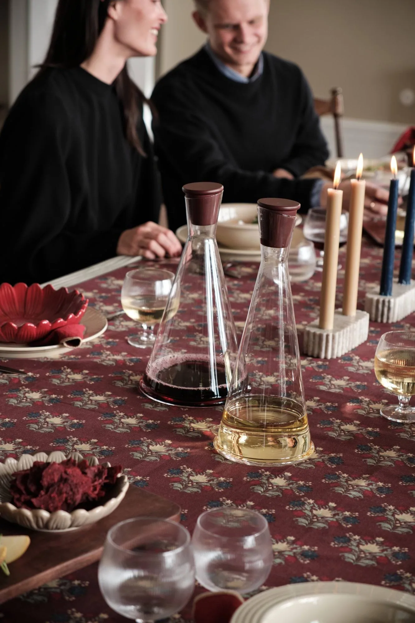 Caraffa da vino Gurken, Trasparente-rosso scuro, 1,6 L Sagaform
