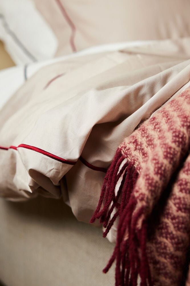 Federa Carl 50x60 cm, Beige-rosso vino Sagaform