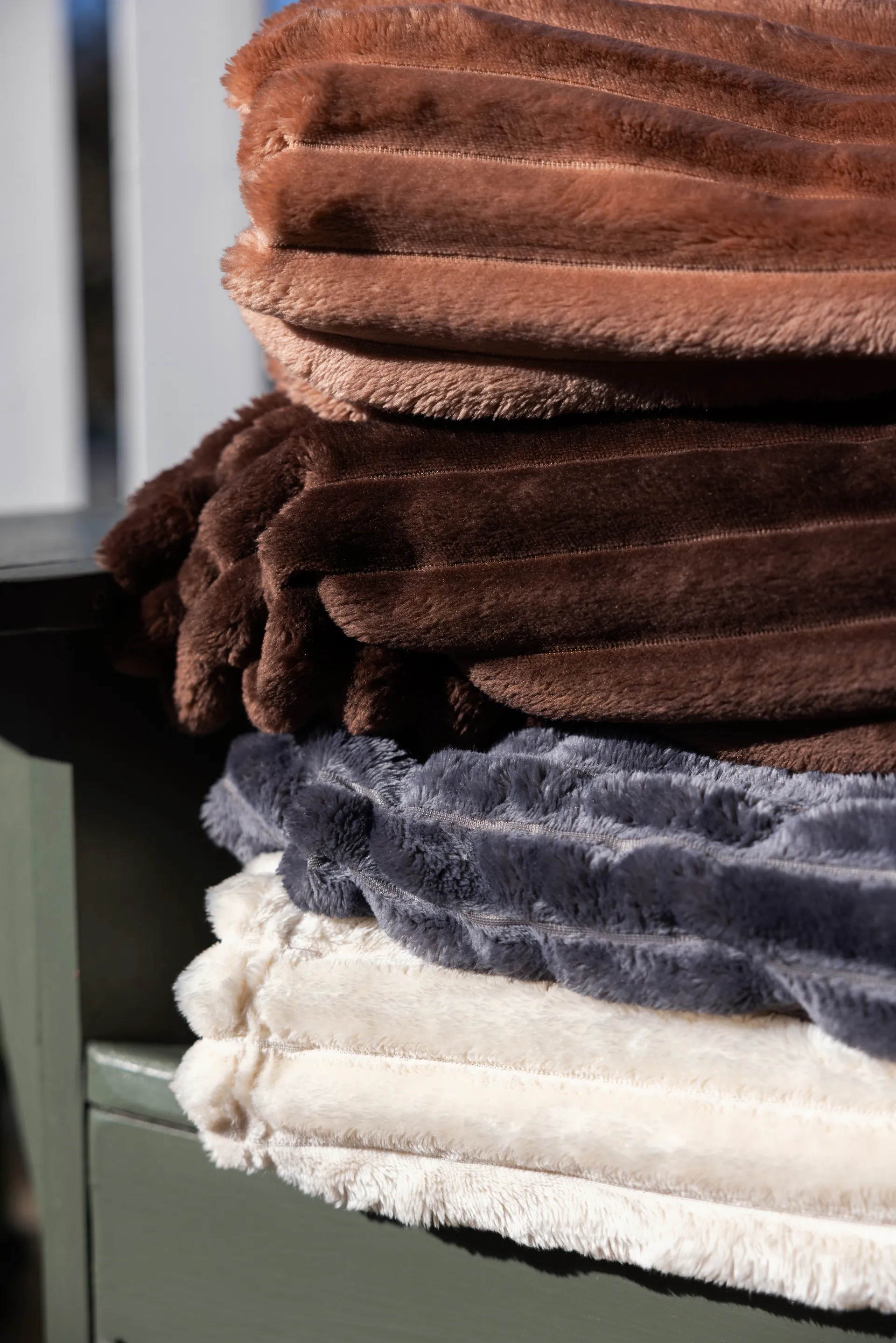 Plaid in pile Ester, Grigio Sagaform