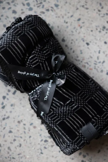 Plaid in pile Rut 130x170 cm - Nero
 - Sagaform