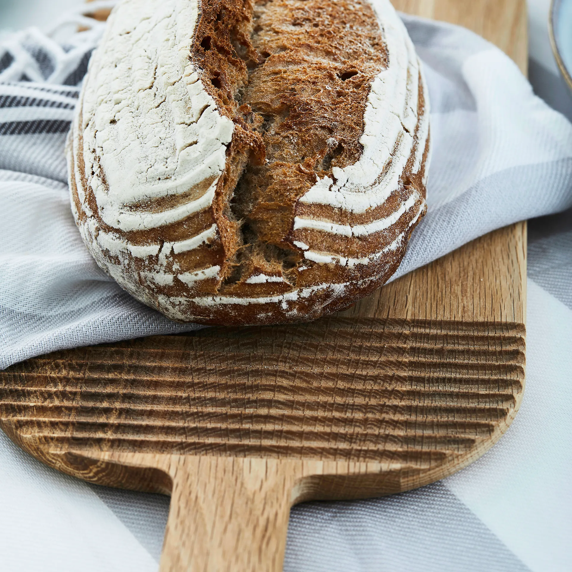 Tagliere Nature in bambù con manico, 54 cm Sagaform