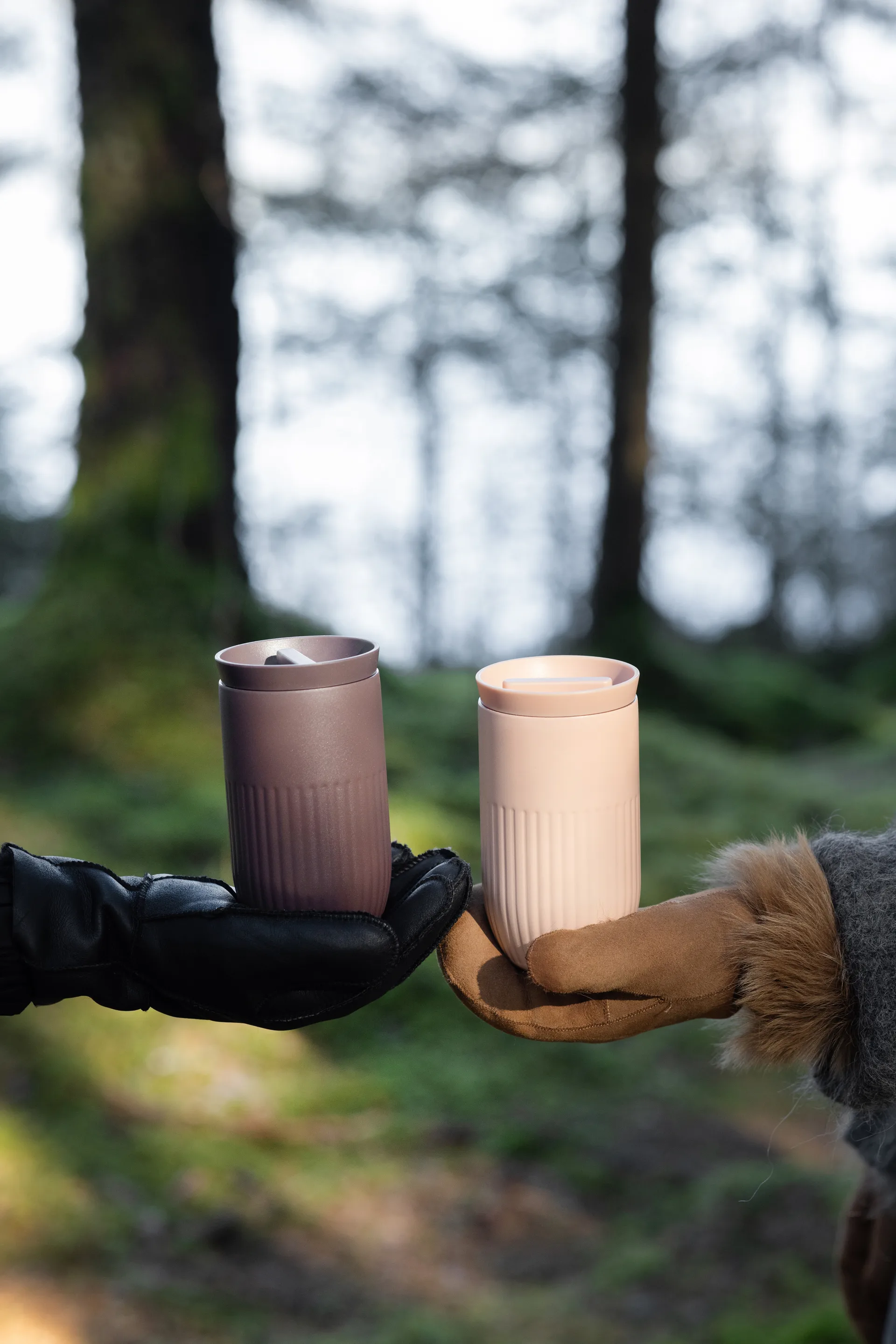 Tazza termica per auto Tova 32 cl, Rosa Pantone Sagaform