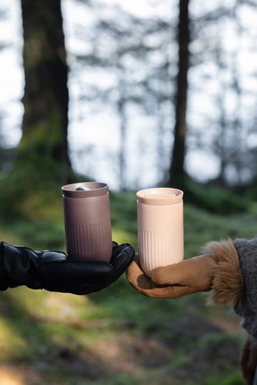 Tazza termica per auto Tova 32 cl - Rosa Pantone - Sagaform