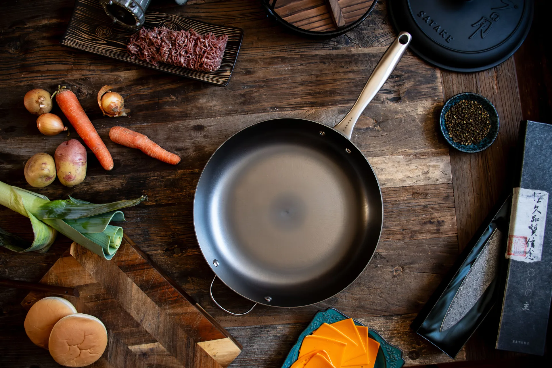 Padella nitrurata Satake con manico frontale, 32 cm Satake