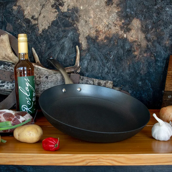 Padella In Ghisa Smaltata Rossa 16 Cm - Antiaderente, Manico Lungo, Adatta A Induzione E Forno, Monopezzo