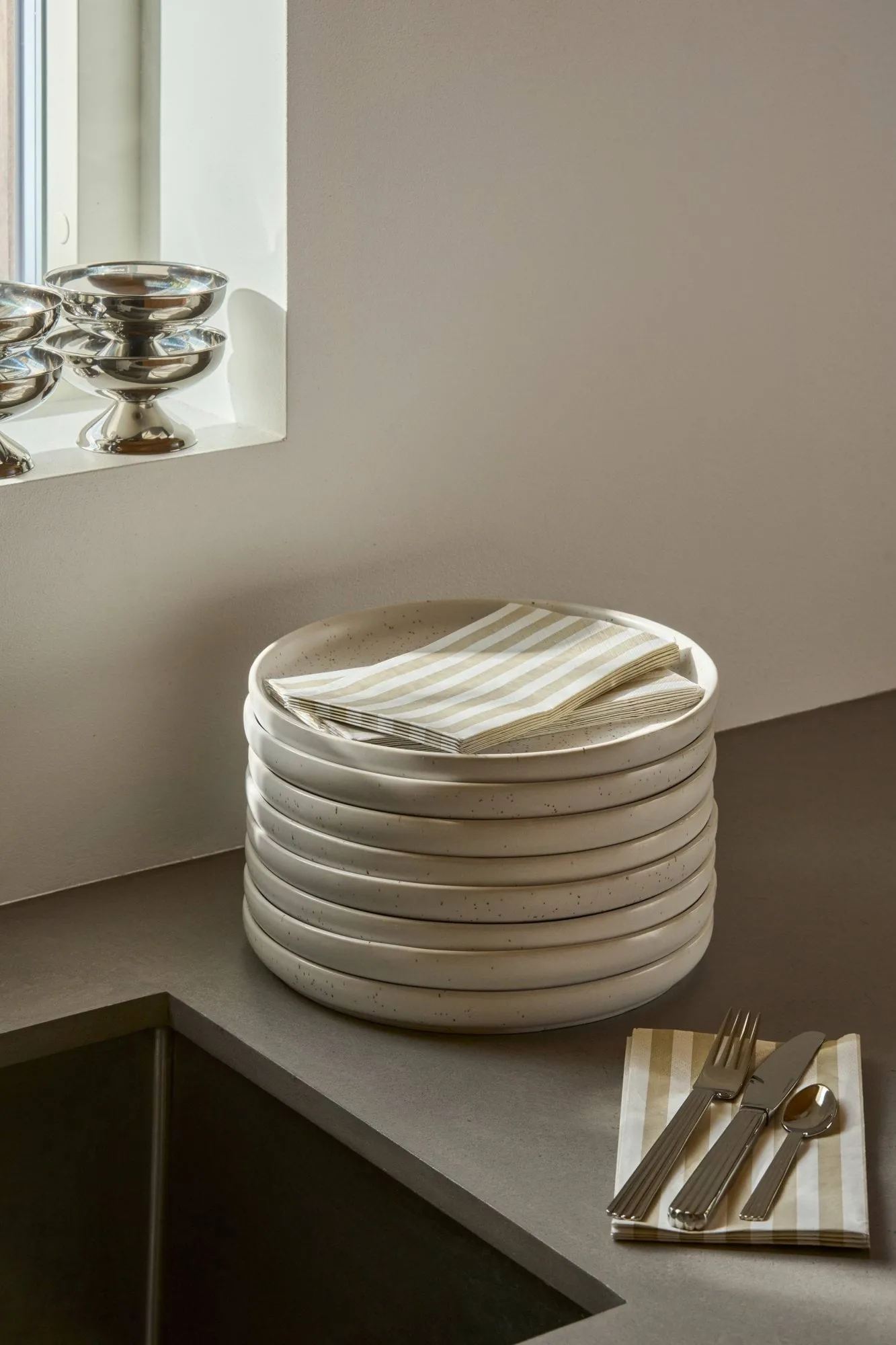 Bold Stripe tovagliolo di carta, Bianco-beige, confezione da 15, 33x40 cm Scandi Essentials