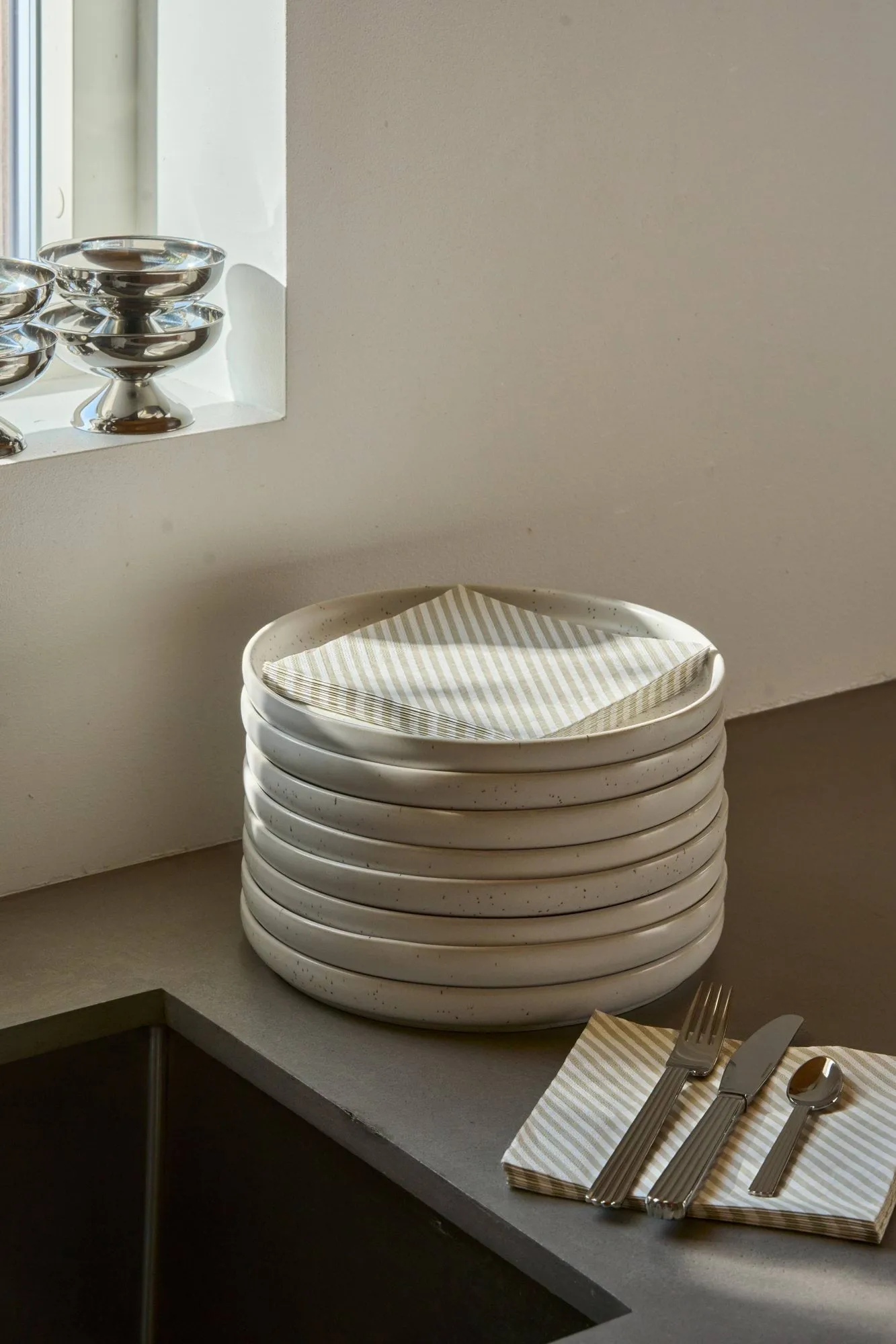 Tovagliolo di carta a righe sottili, Bianco-beige, confezione da 20, 33x33 cm Scandi Essentials