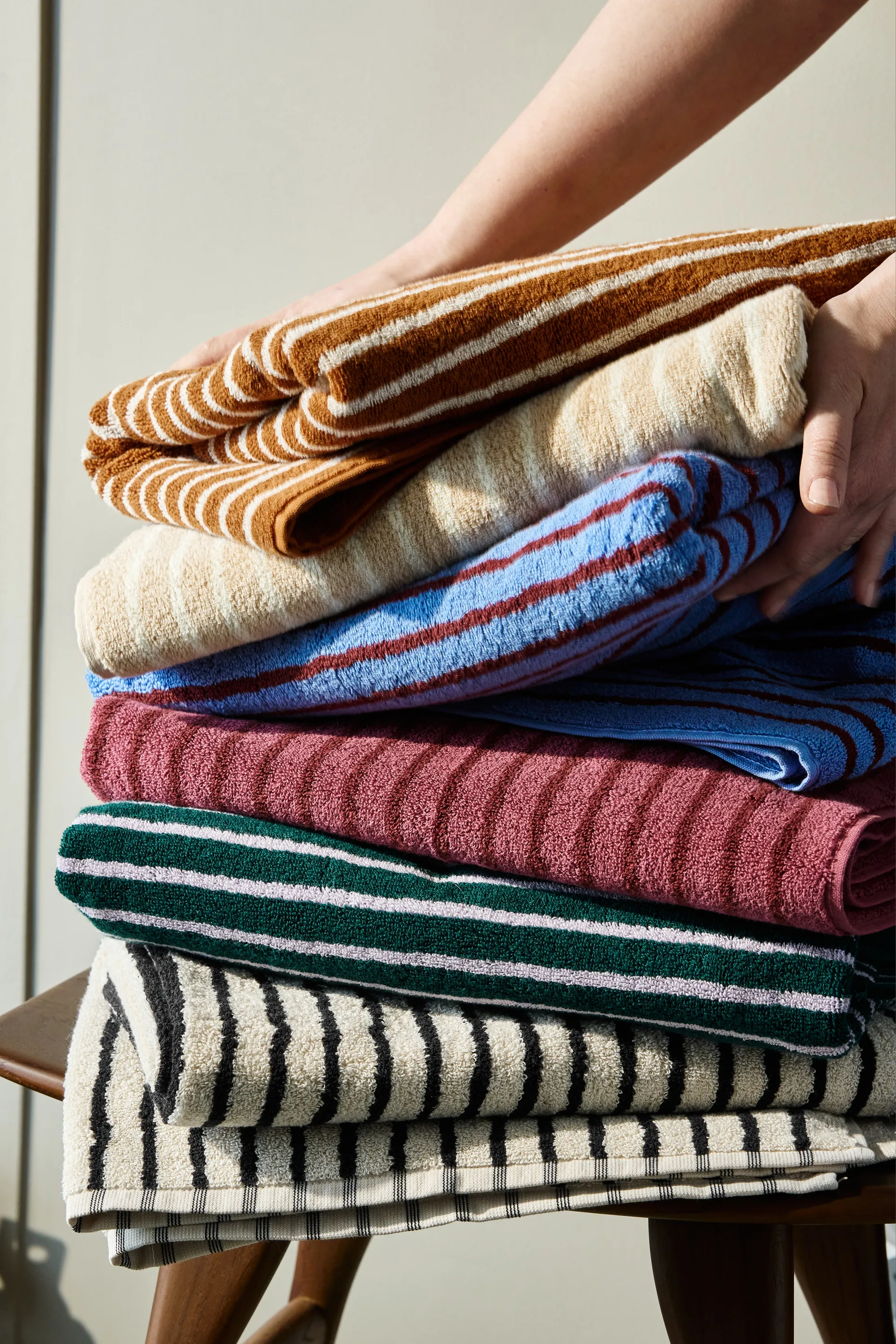 Asciugamano da bagno Drift 70x140 cm, Rosa-rosso Scandi Living