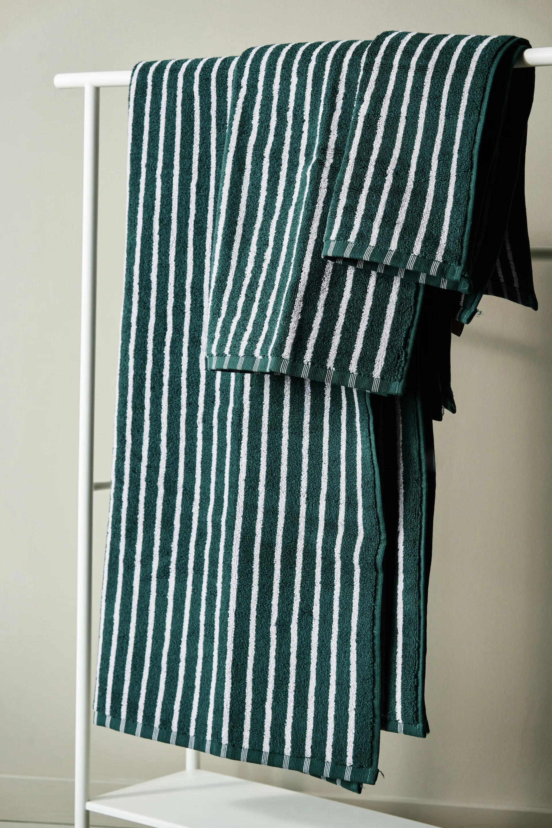 Asciugamano Drift 30x50 cm, Verde-viola Scandi Living