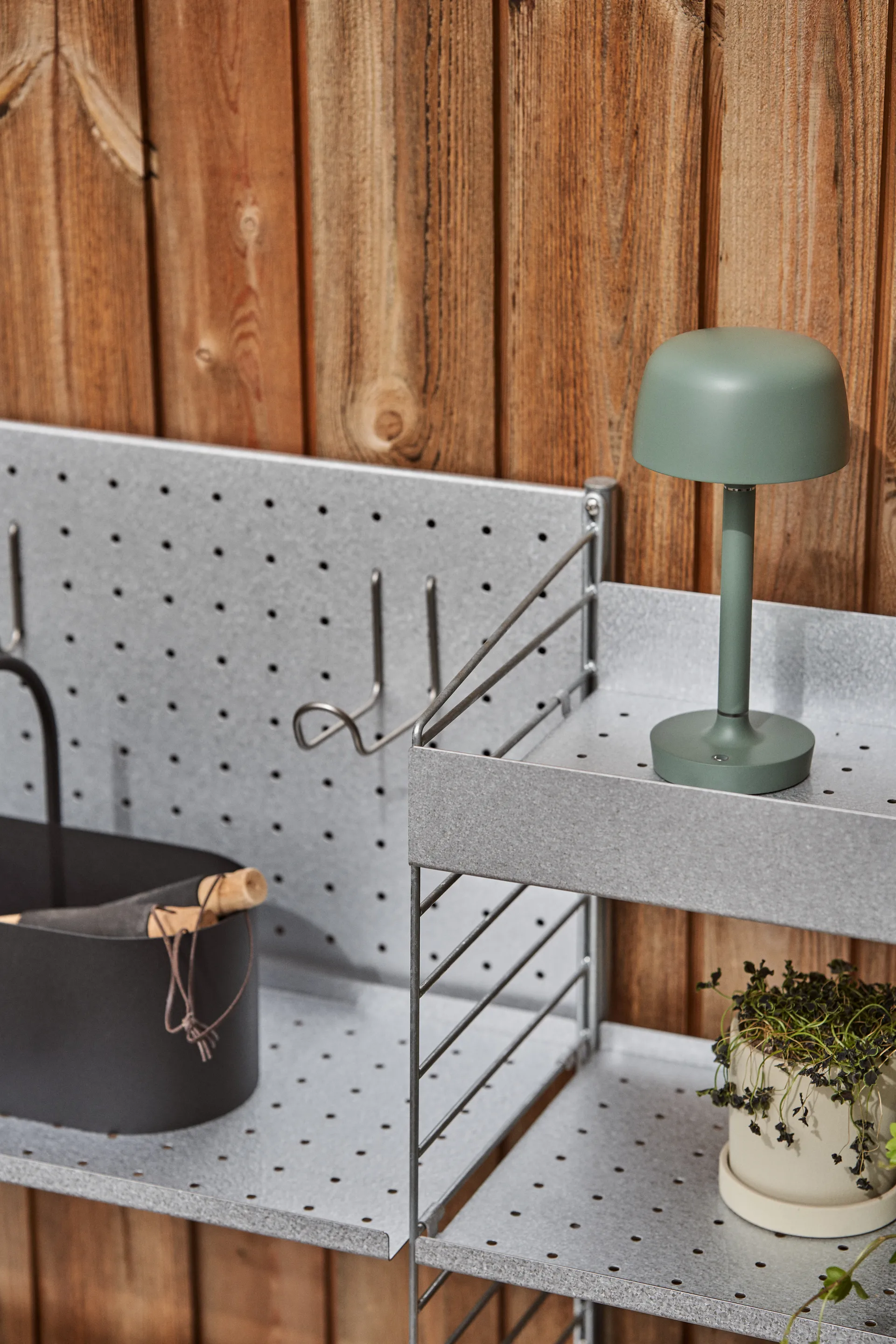 Lampada da tavolo portatile Halo 25,5 cm, Green Scandi Living