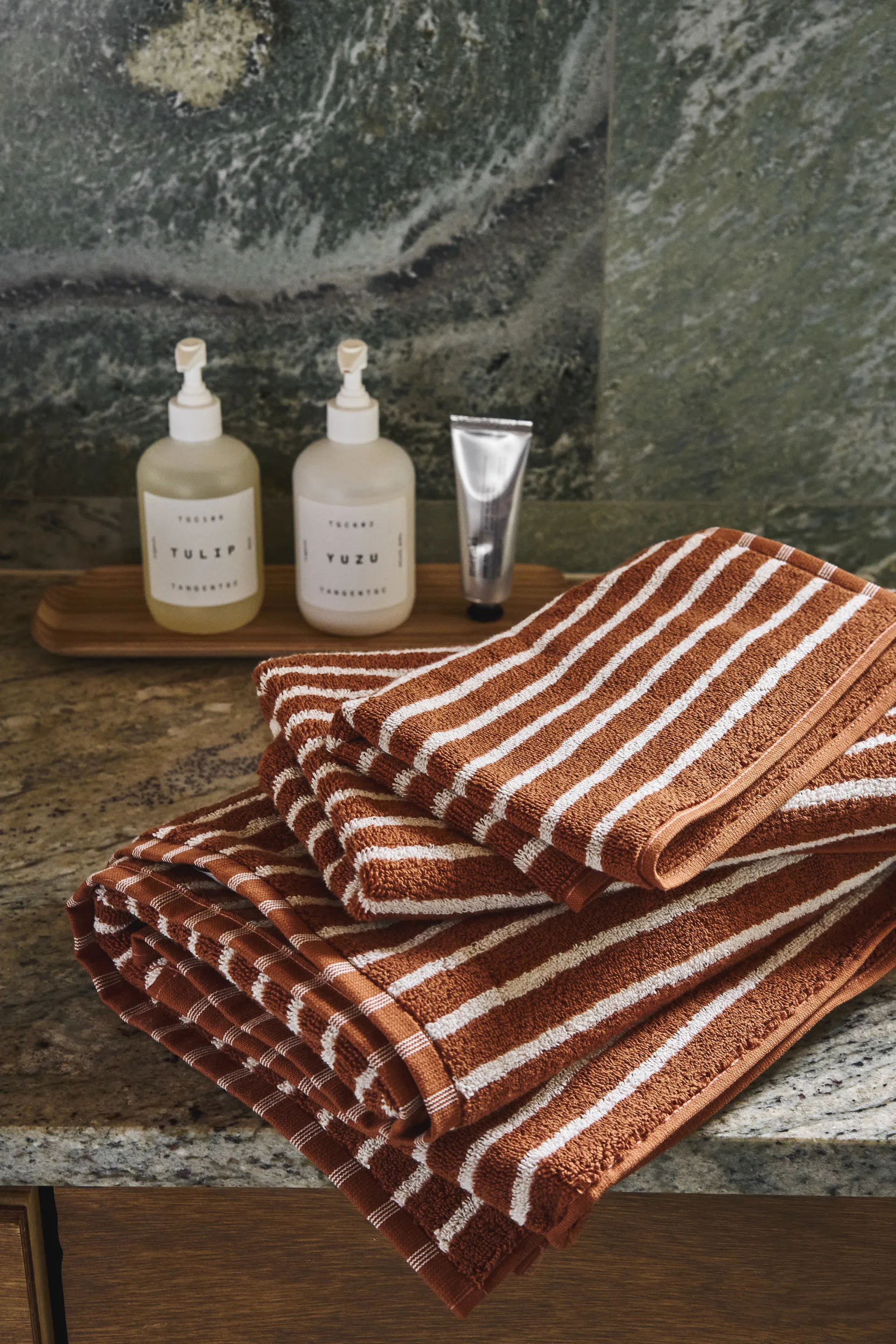 Set asciugamani Drift 4 pezzi - Marrone-bianco,  Scandi Living