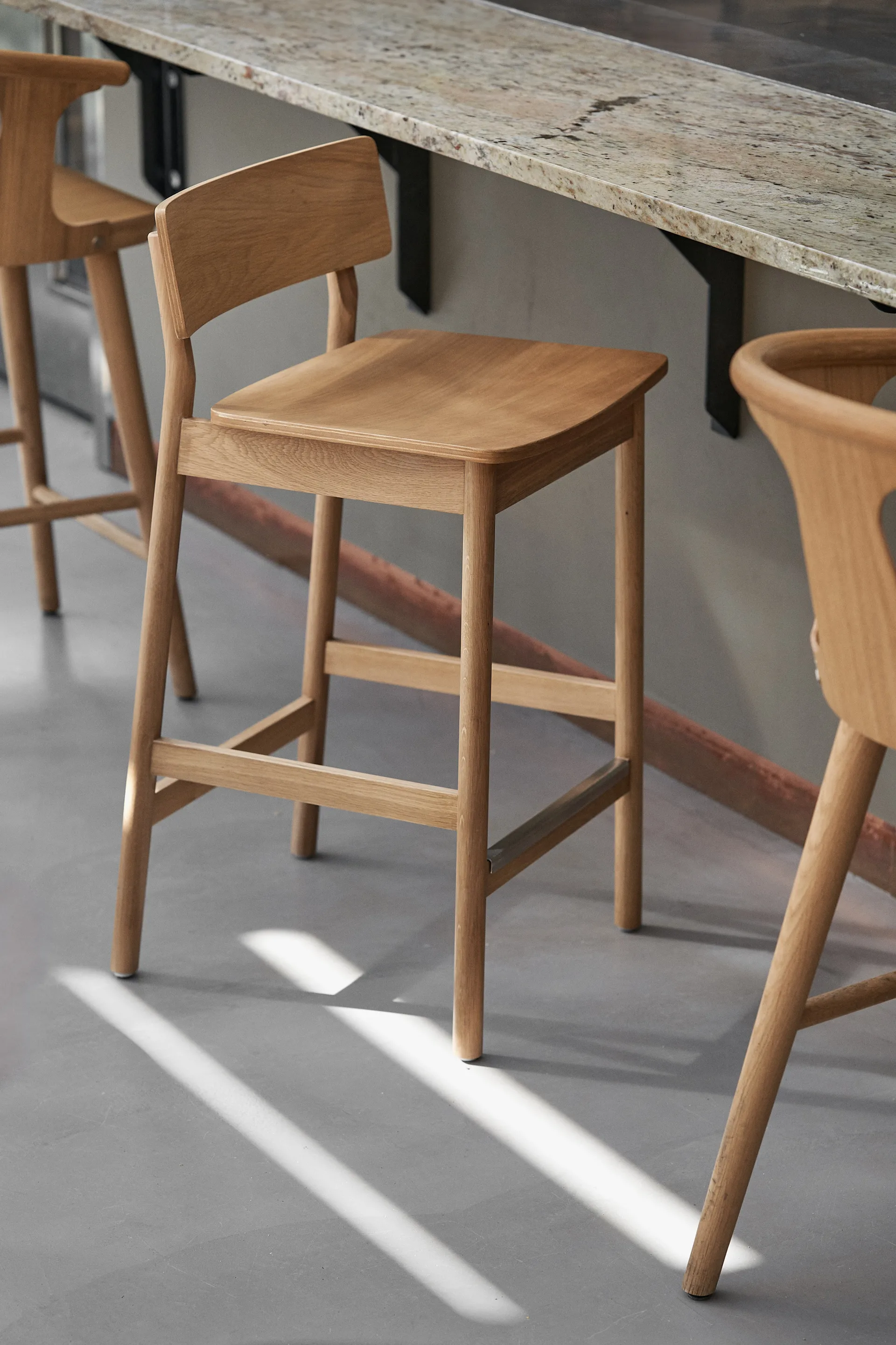 Sgabello da bar Horizon 67 cm, Laqurered oak Scandi Living