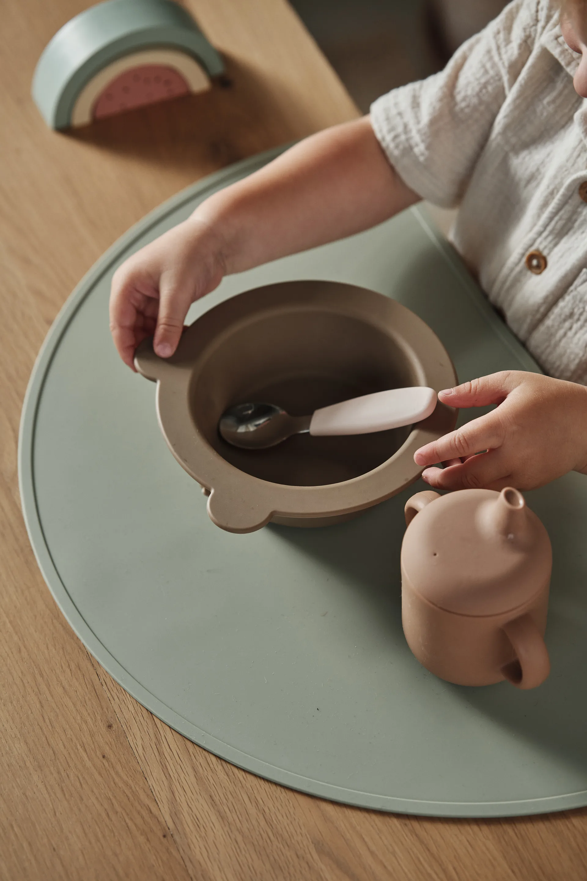 Tazza con beccuccio Elvie in silicone 180 ml, Fard Scandi Living