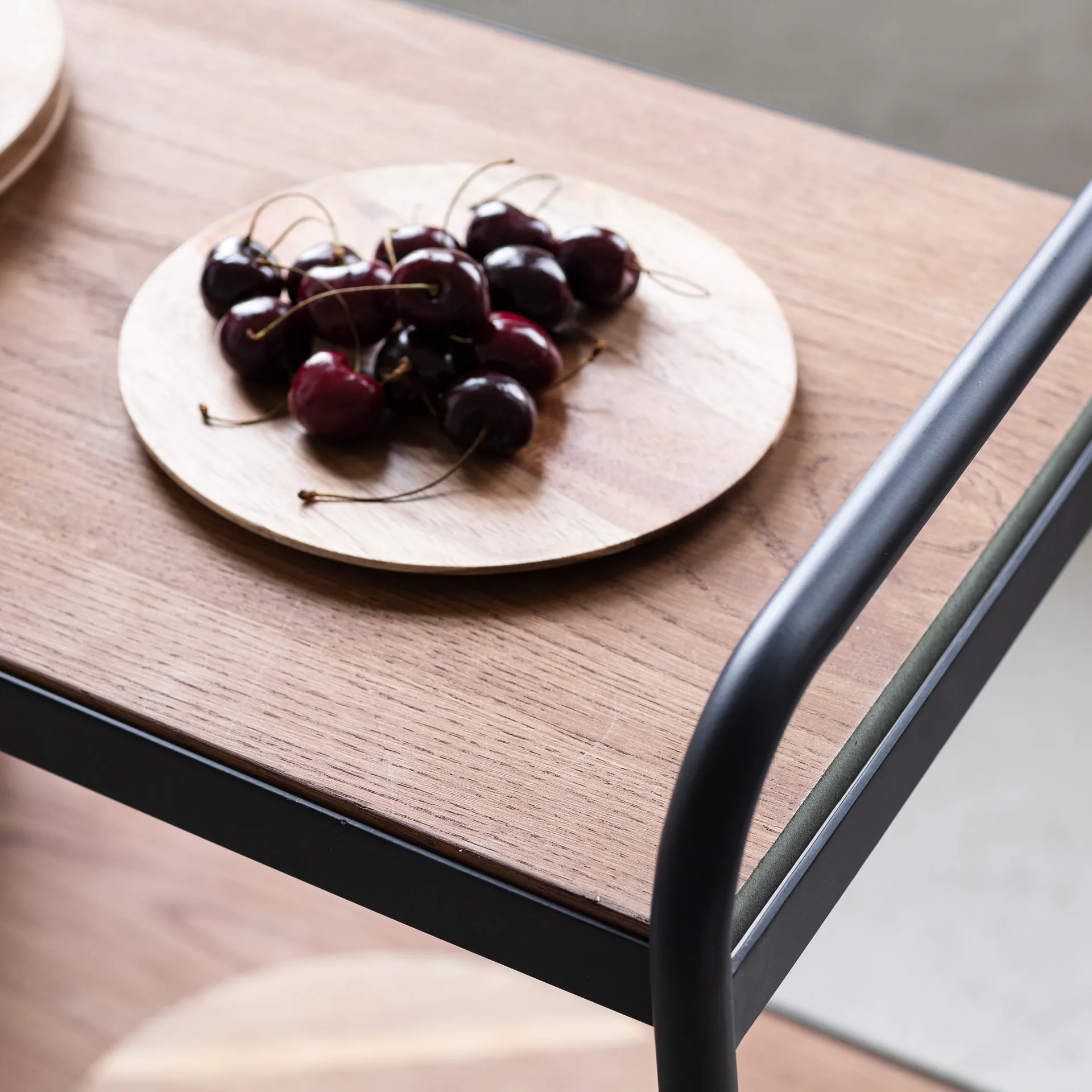 Carrello da servizio James, Nero Serax