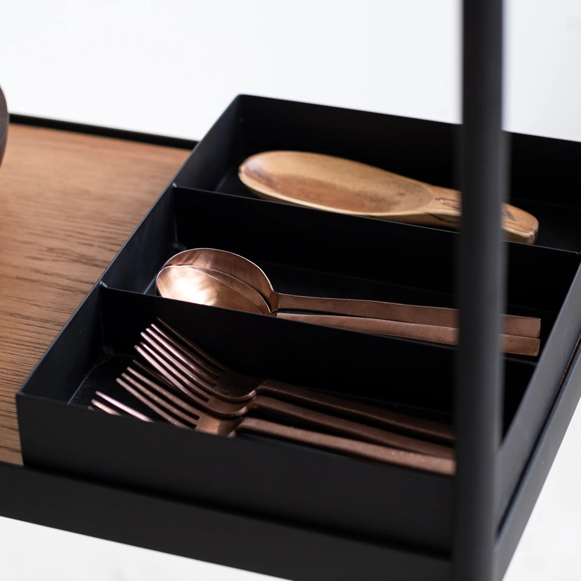 Carrello da servizio James, Nero Serax