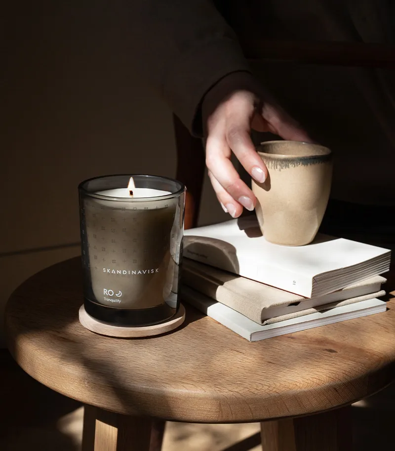 Candela profumata con coperchio Ro, 200 g Skandinavisk