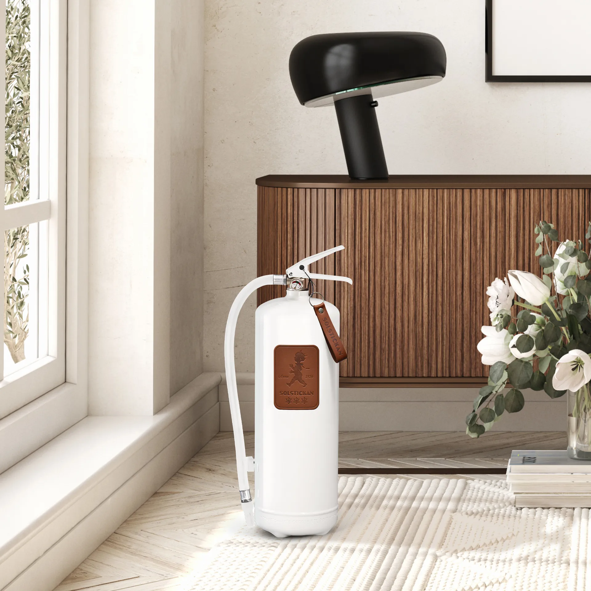 Estintore Solstickan 6 kg, Bianco-pelle marrone scuro  Solstickan Design