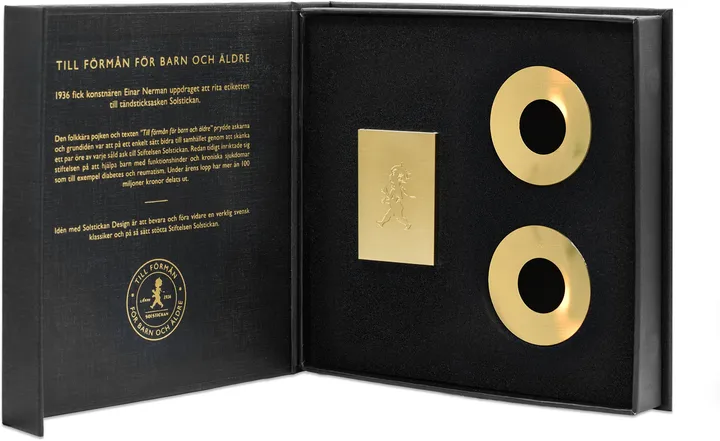 Solstickan box celebrativa - 1 pz scatola di fiammiferi, 2 pz gocciolatoi per candele, in ottone - Solstickan Design