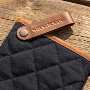 Solstickan guanto da forno in canvas - Nero - Solstickan Design