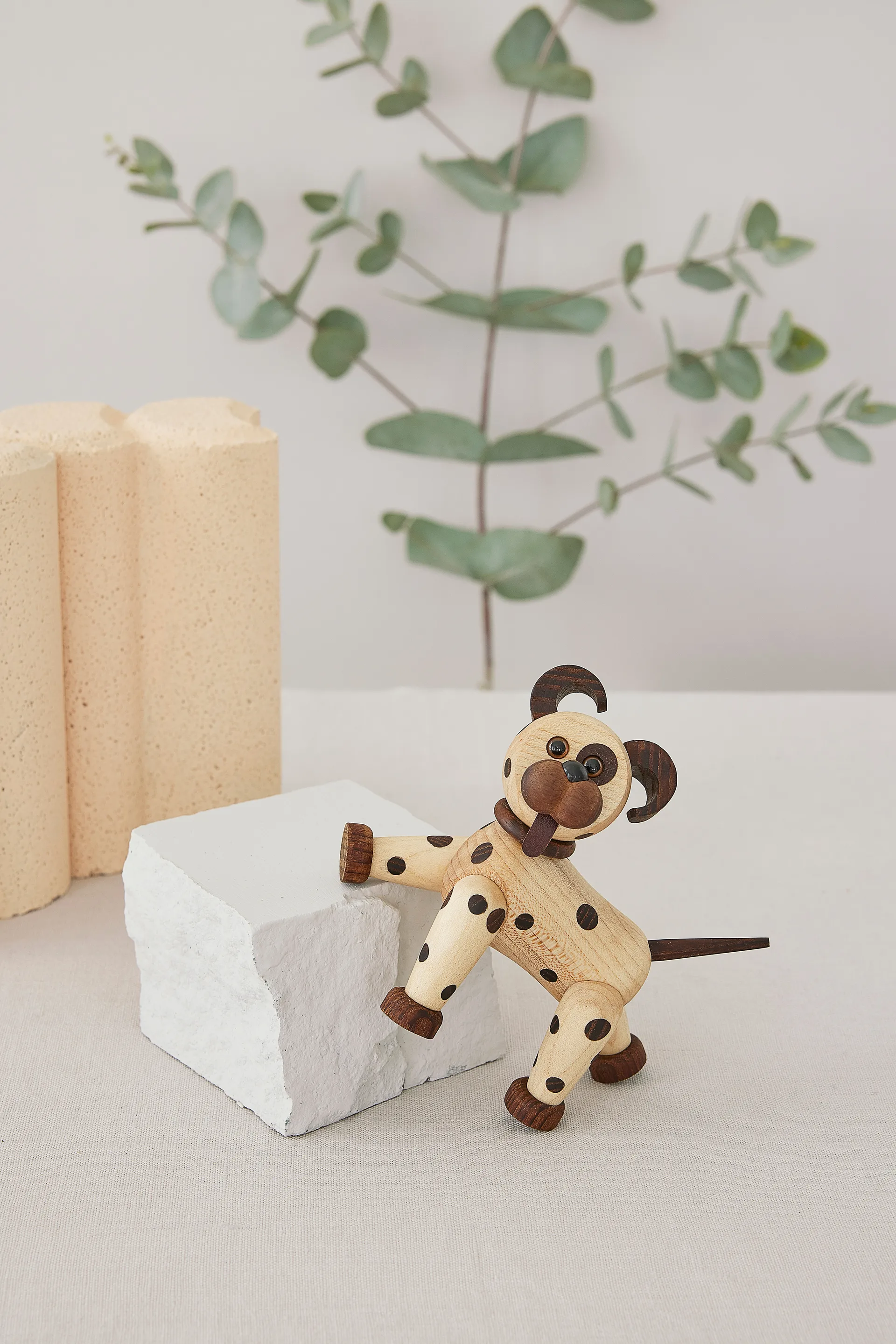 Decorazione a forma di cane Joy 11 cm, Acero Spring Copenhagen