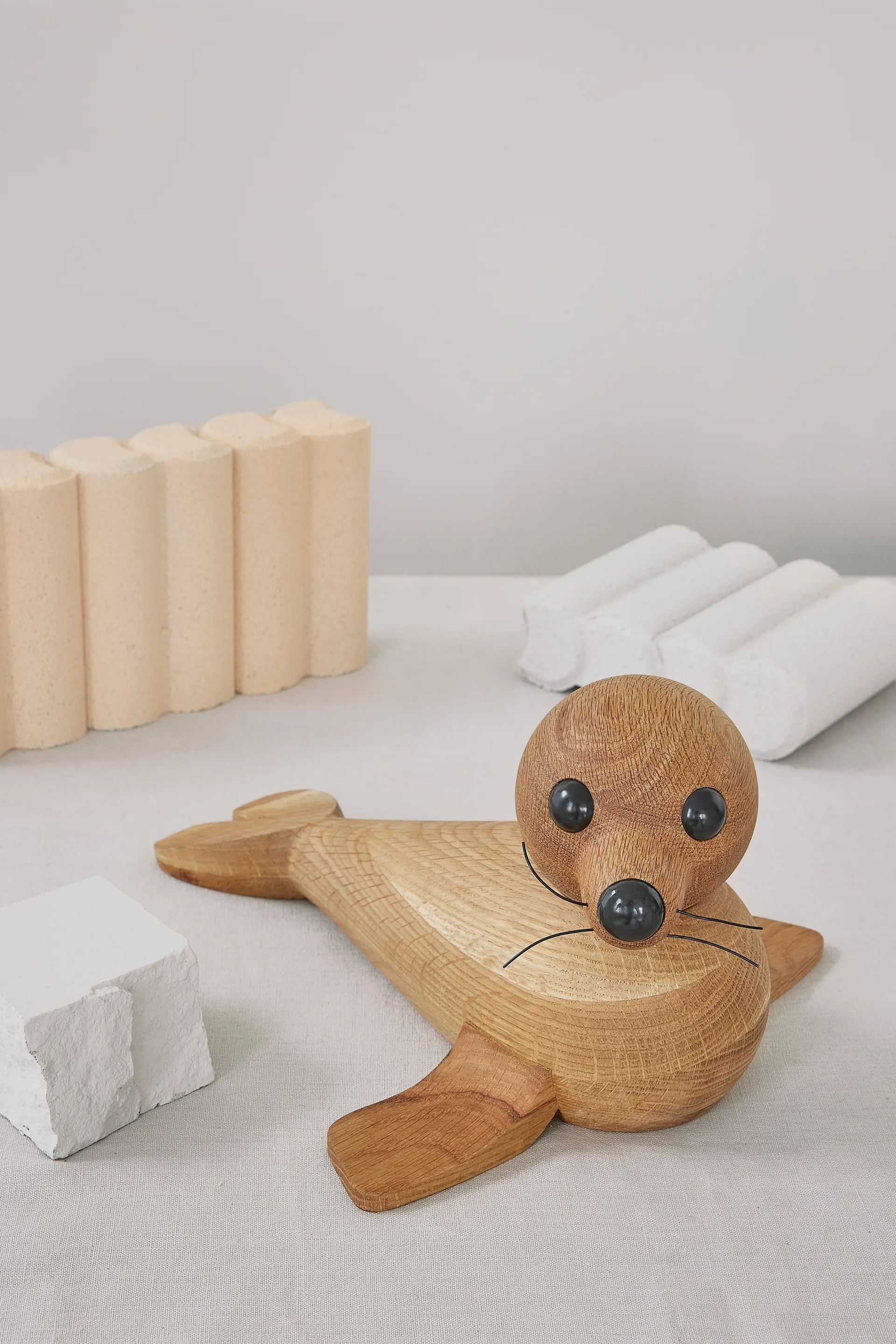 Decorazione a forma di foca Anaana 17 cm, Rovere Spring Copenhagen