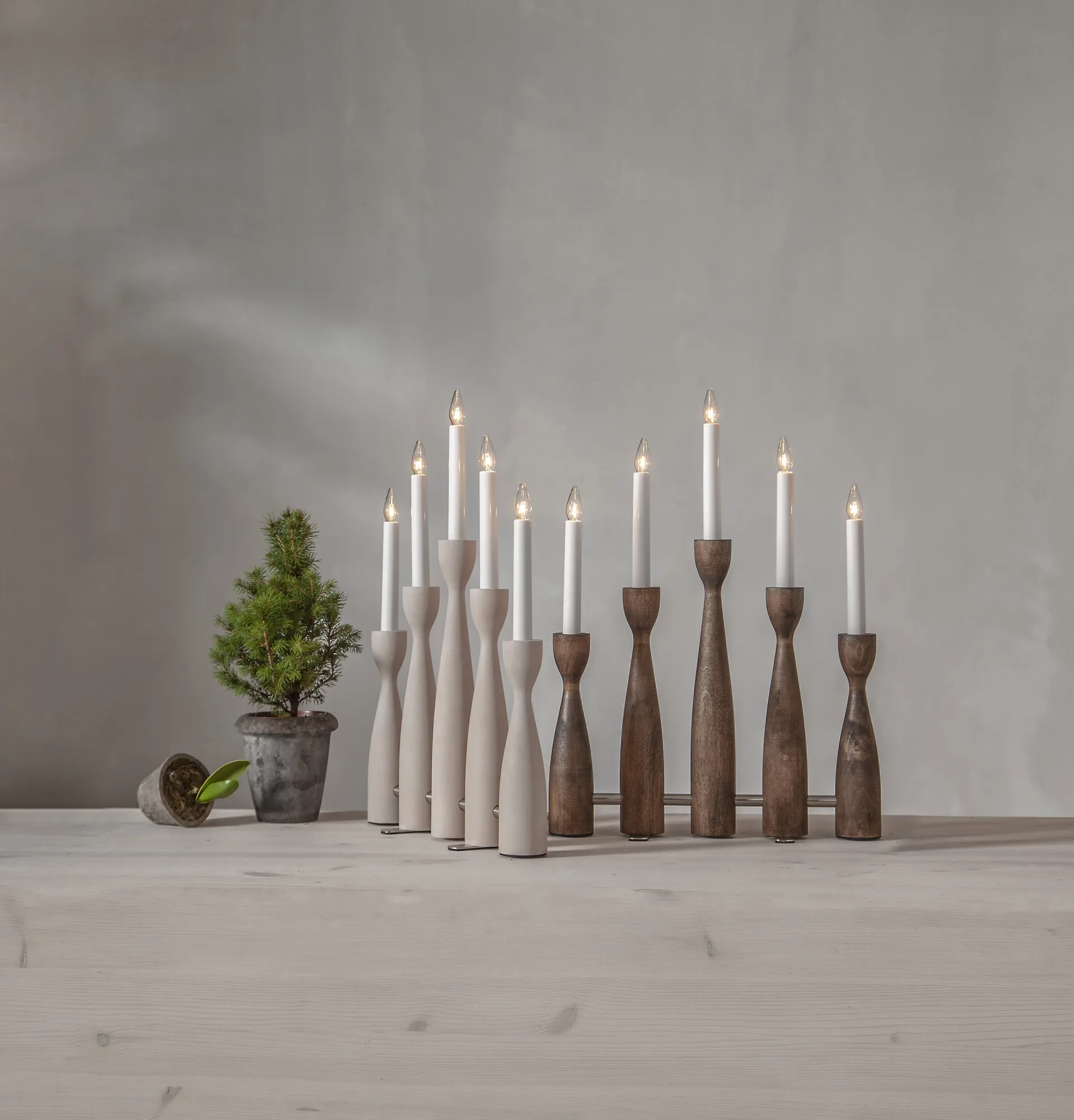 Candelabro dell'Avvento Midja 2.0, Noce Star Trading