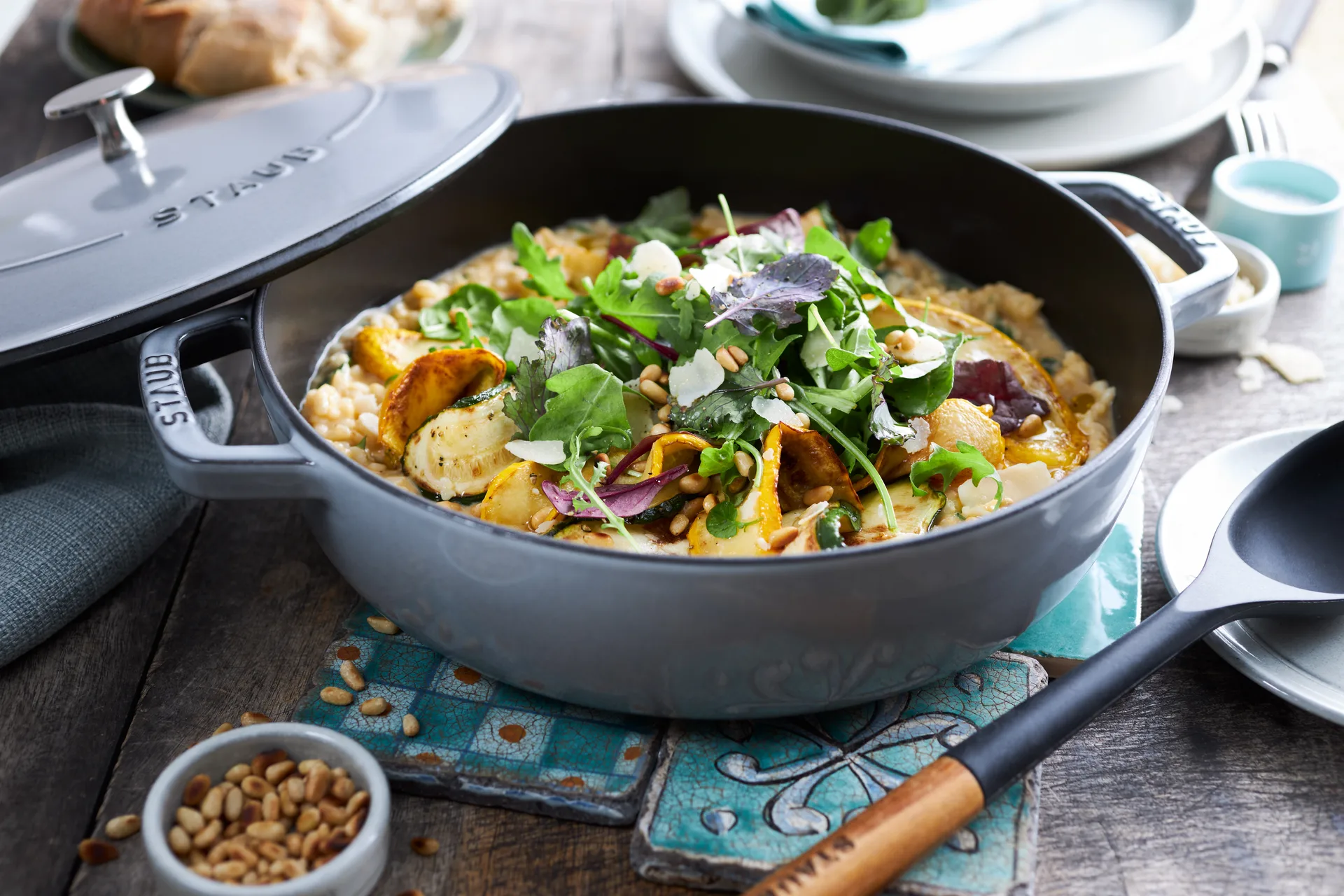 Casseruola in ghisa Staub Chistera Ø24 cm, Grigio grafite STAUB